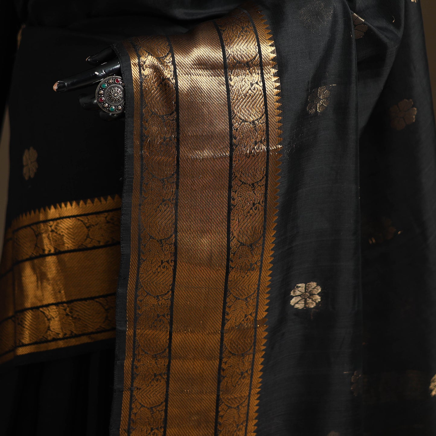 Black - Pure Handwoven Mangalagiri Silk Cotton Pattu Saree with Zari Border 07