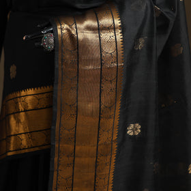 Black - Pure Handwoven Mangalagiri Silk Cotton Pattu Saree with Zari Border 07