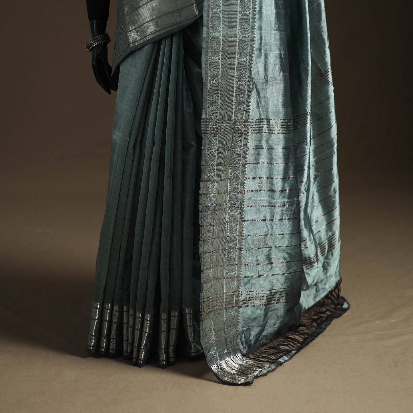 Green - Pure Handwoven Mangalagiri Silk Cotton Pattu Saree with Zari Border 09