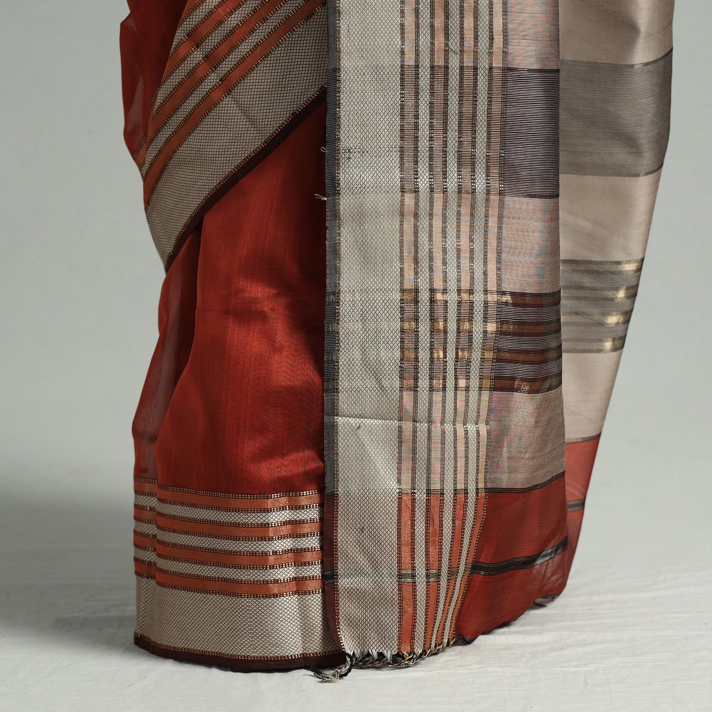 Red - Traditional Maheshwari Silk Cotton Handloom Saree with Thread Border 15