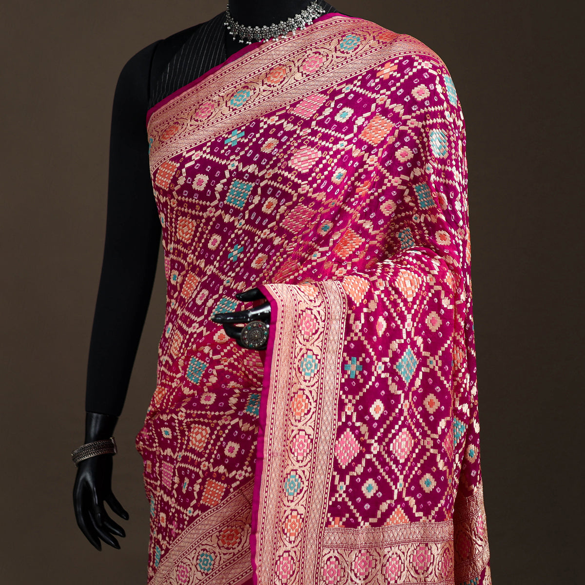 Kutch Bandhani Fine Georgette Banarasi Neem Zari Jaal Saree 01