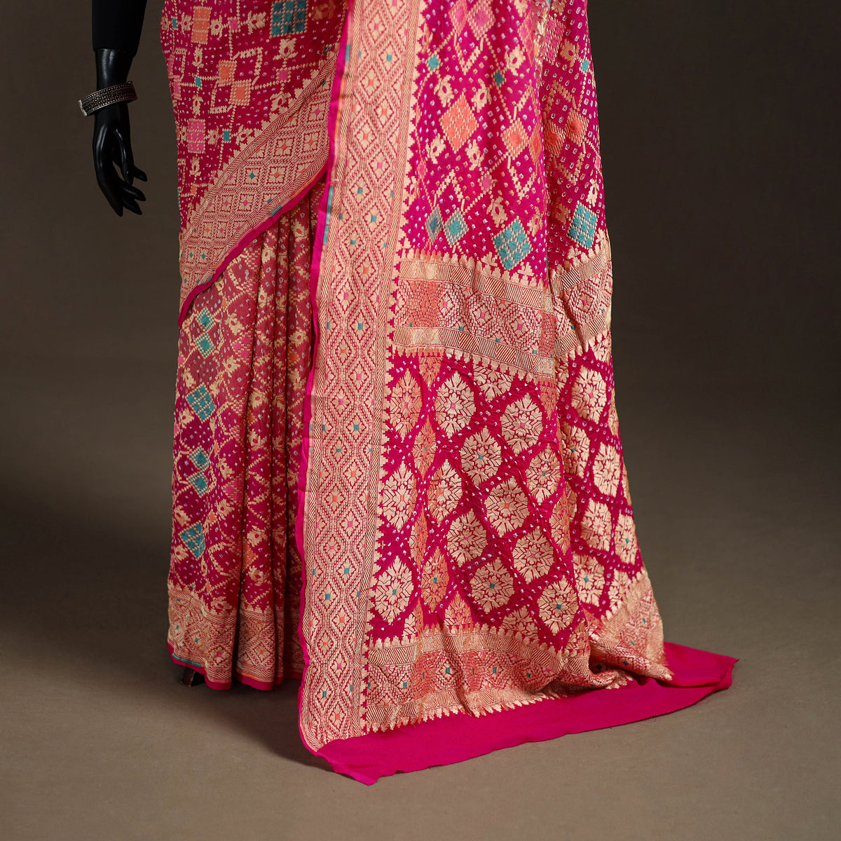 Kutch Bandhani Fine Georgette Banarasi Neem Zari Jaal Saree 02