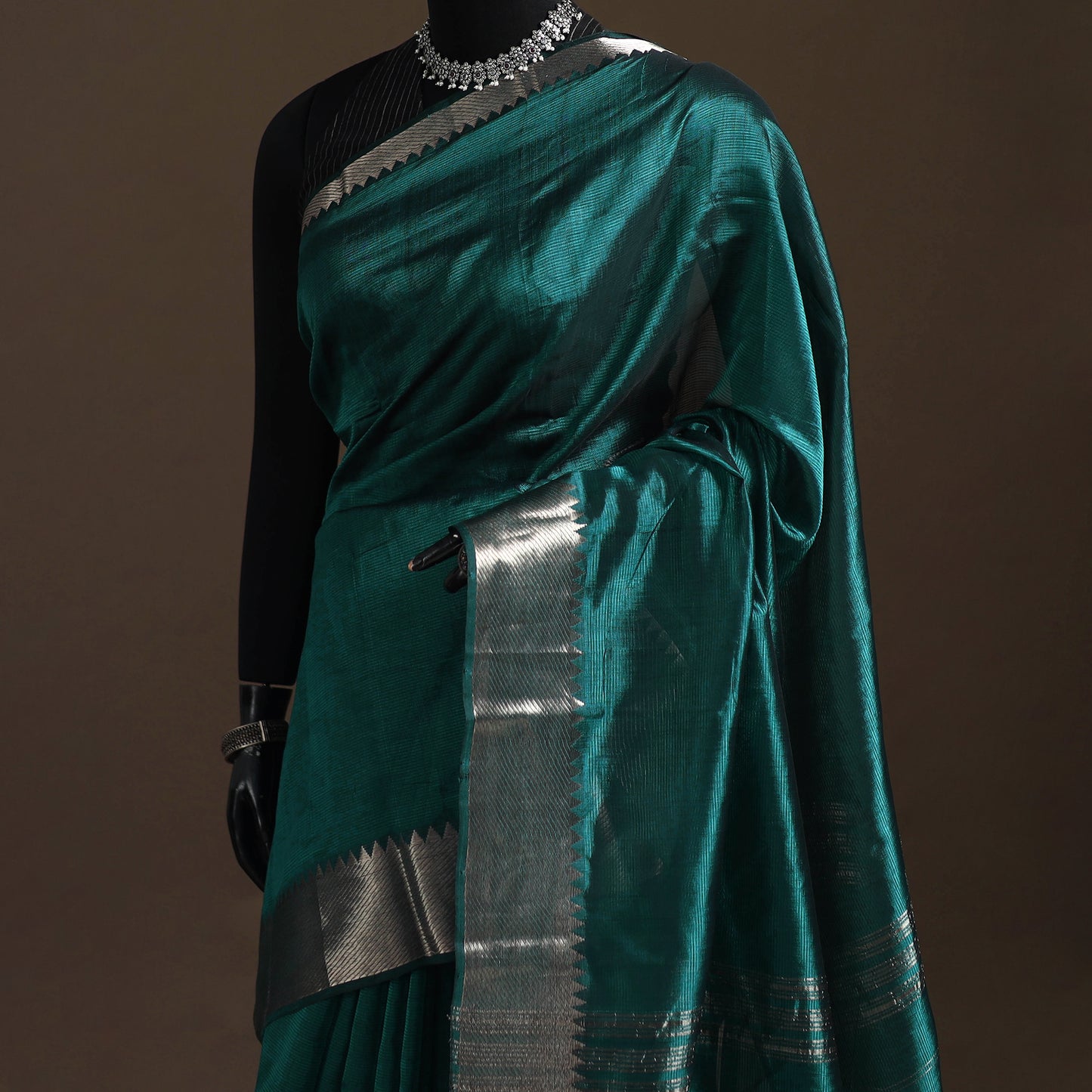 Green - Pure Handwoven Mangalagiri Silk Cotton Pattu Saree with Zari Border 15