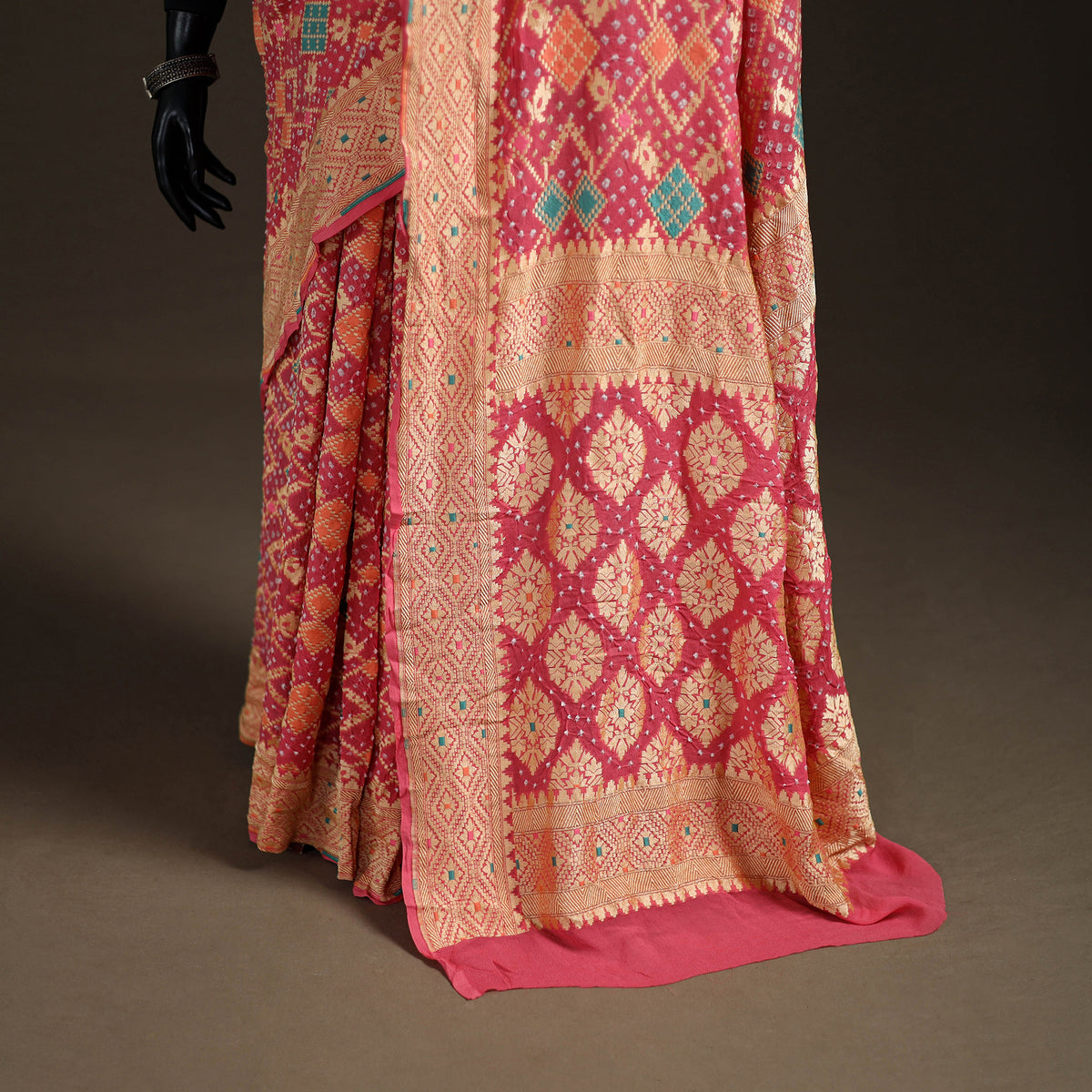 Kutch Bandhani Fine Georgette Banarasi Neem Zari Jaal Saree 04