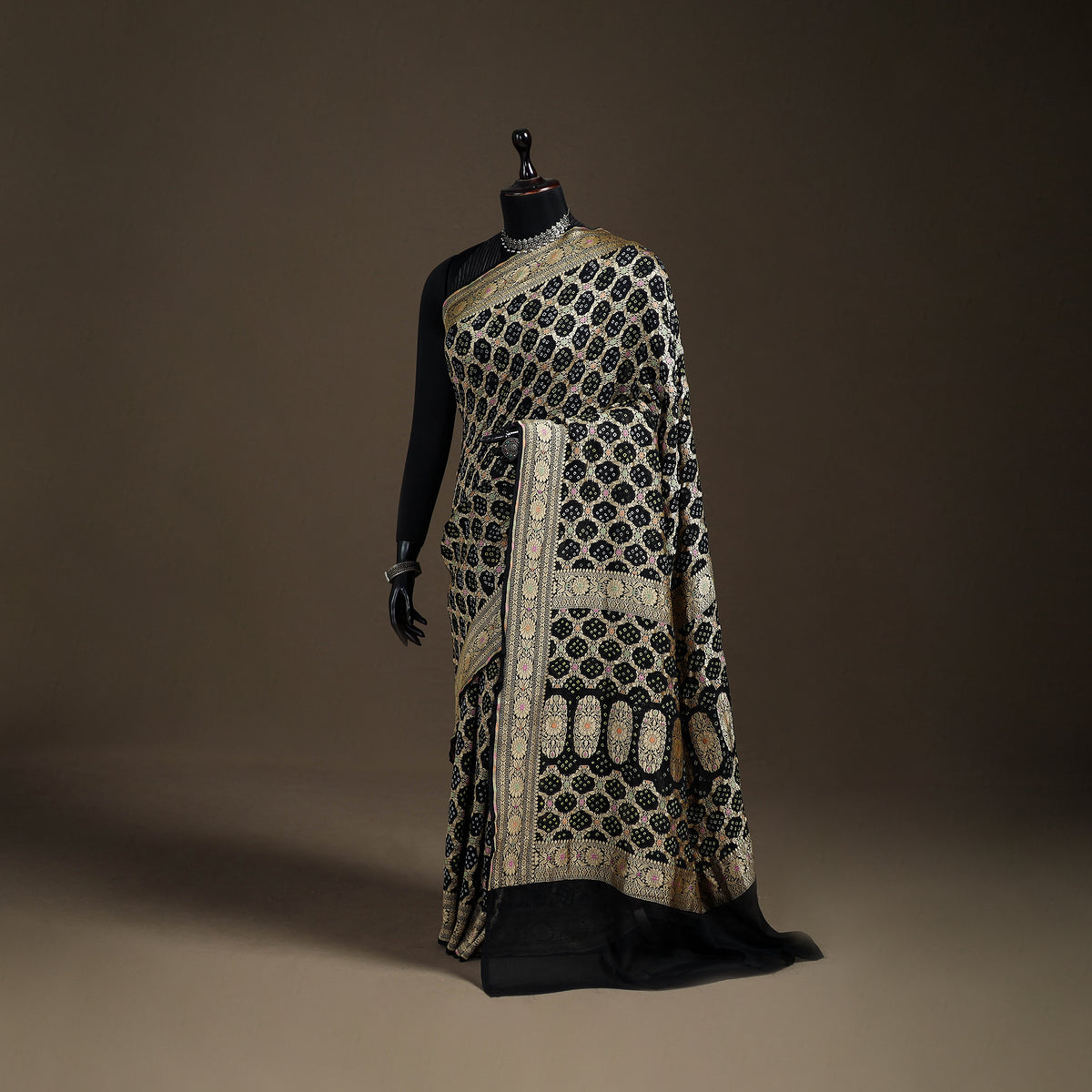 Kutch Bandhani Fine Georgette Banarasi Neem Zari Jaal Saree 05