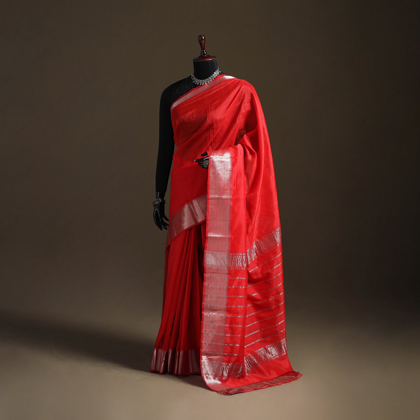 Red - Pure Handwoven Mangalagiri Silk Cotton Pattu Saree with Zari Border 17