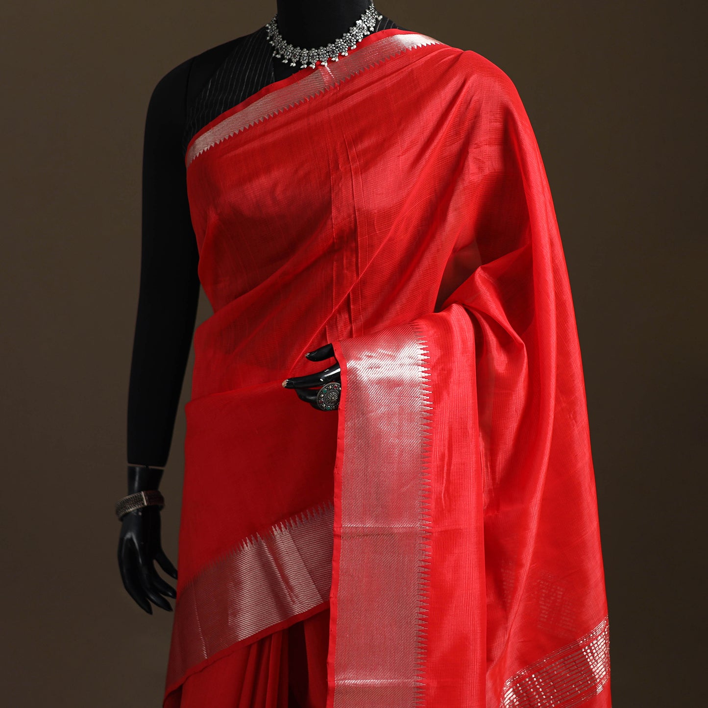 Red - Pure Handwoven Mangalagiri Silk Cotton Pattu Saree with Zari Border 17