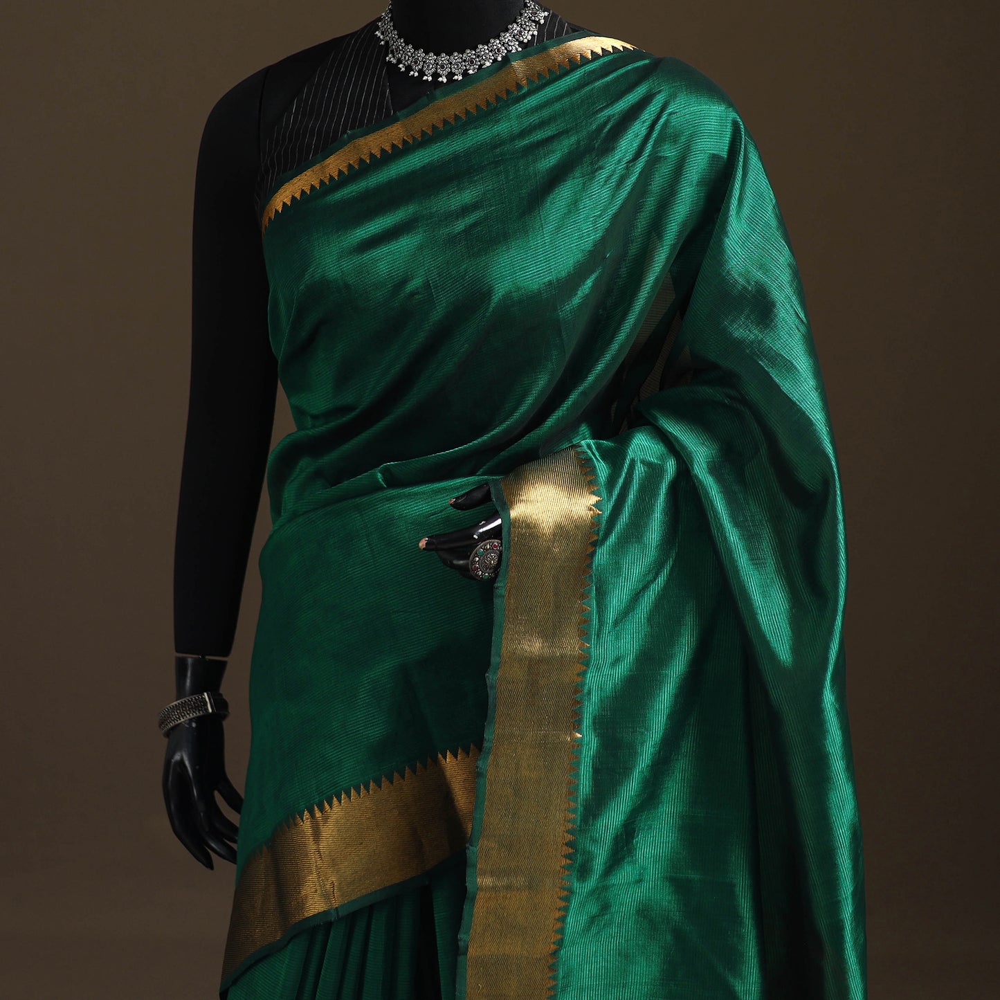 Green - Pure Handwoven Mangalagiri Silk Cotton Pattu Saree with Zari Border 19