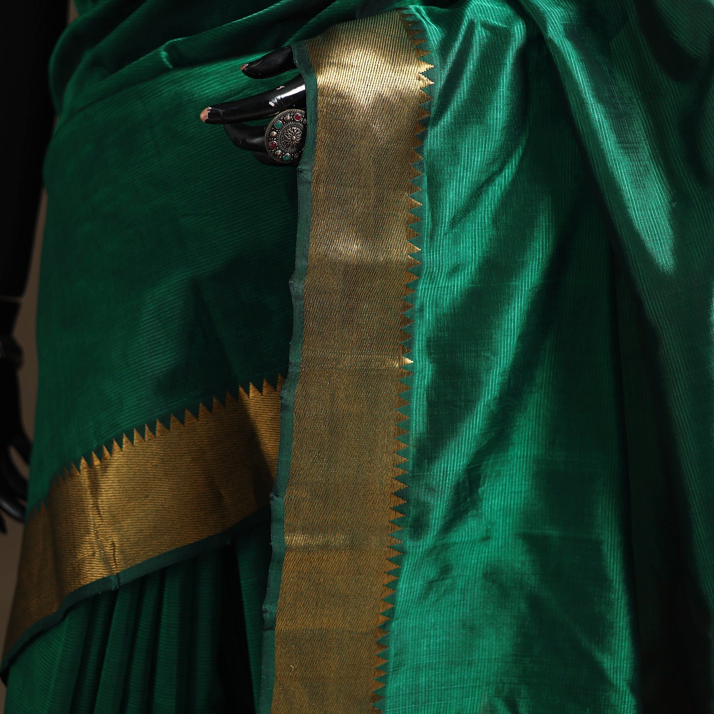Green - Pure Handwoven Mangalagiri Silk Cotton Pattu Saree with Zari Border 19