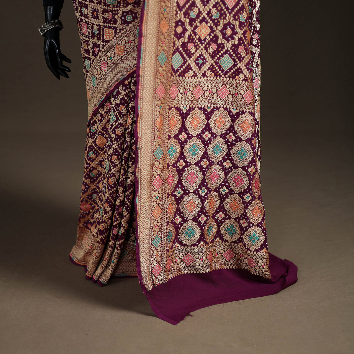 Kutch Bandhani Fine Georgette Banarasi Neem Zari Jaal Saree 08