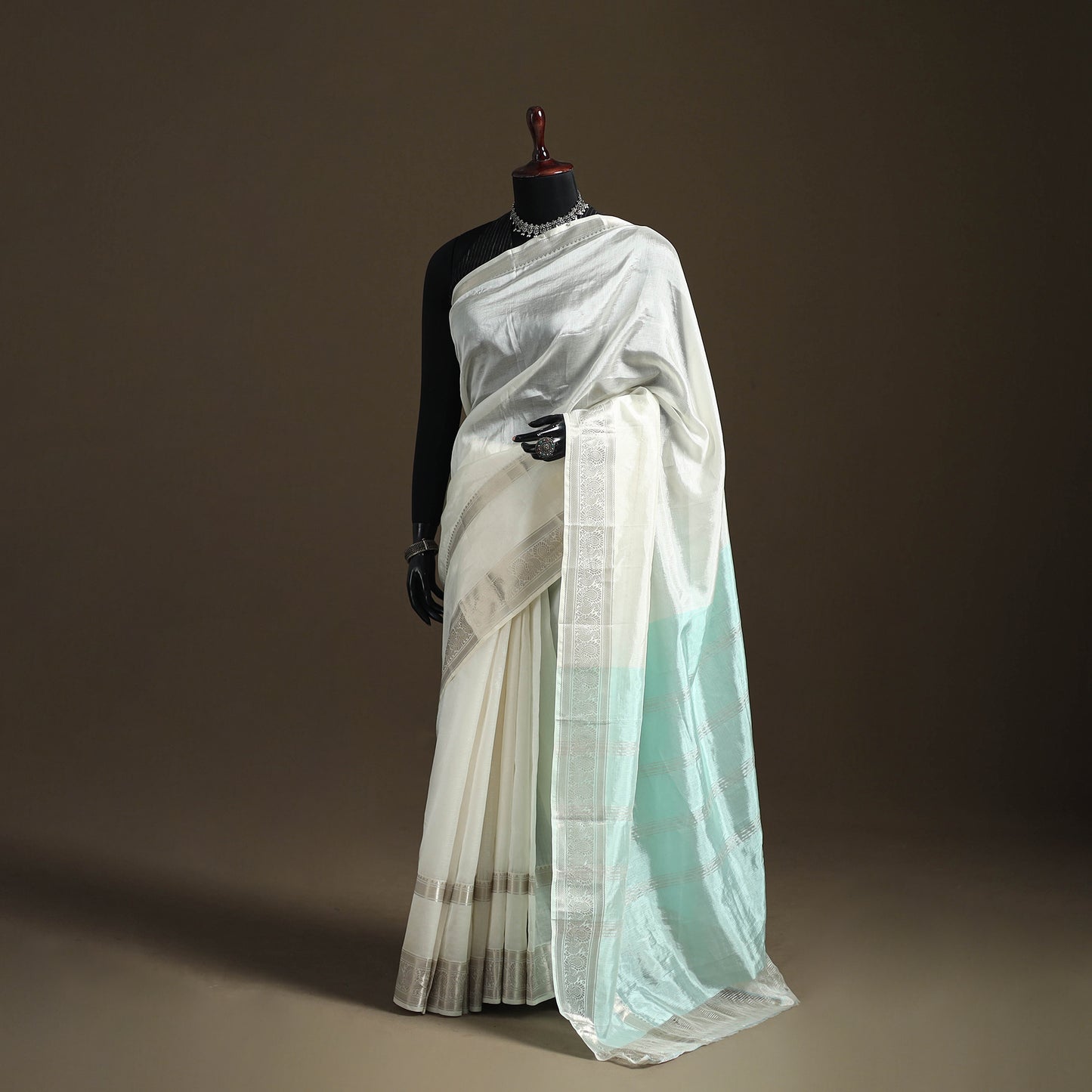White - Pure Handwoven Mangalagiri Silk Cotton Pattu Saree with Zari Border 24