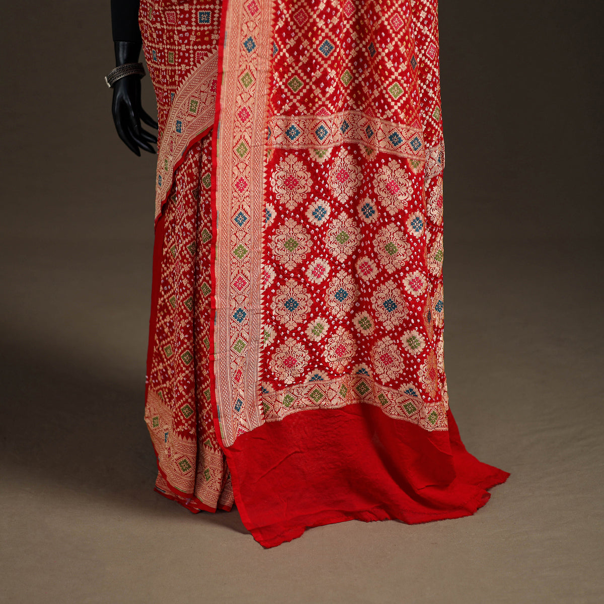 Kutch Bandhani Fine Georgette Banarasi Neem Zari Jaal Saree 11