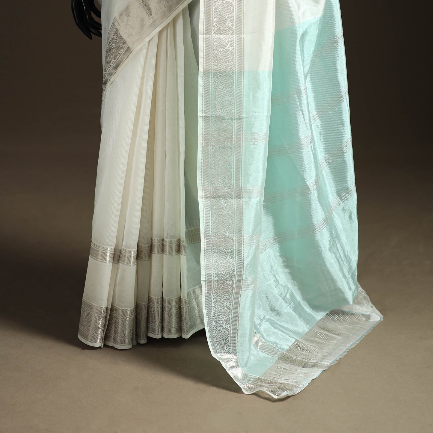White - Pure Handwoven Mangalagiri Silk Cotton Pattu Saree with Zari Border 24