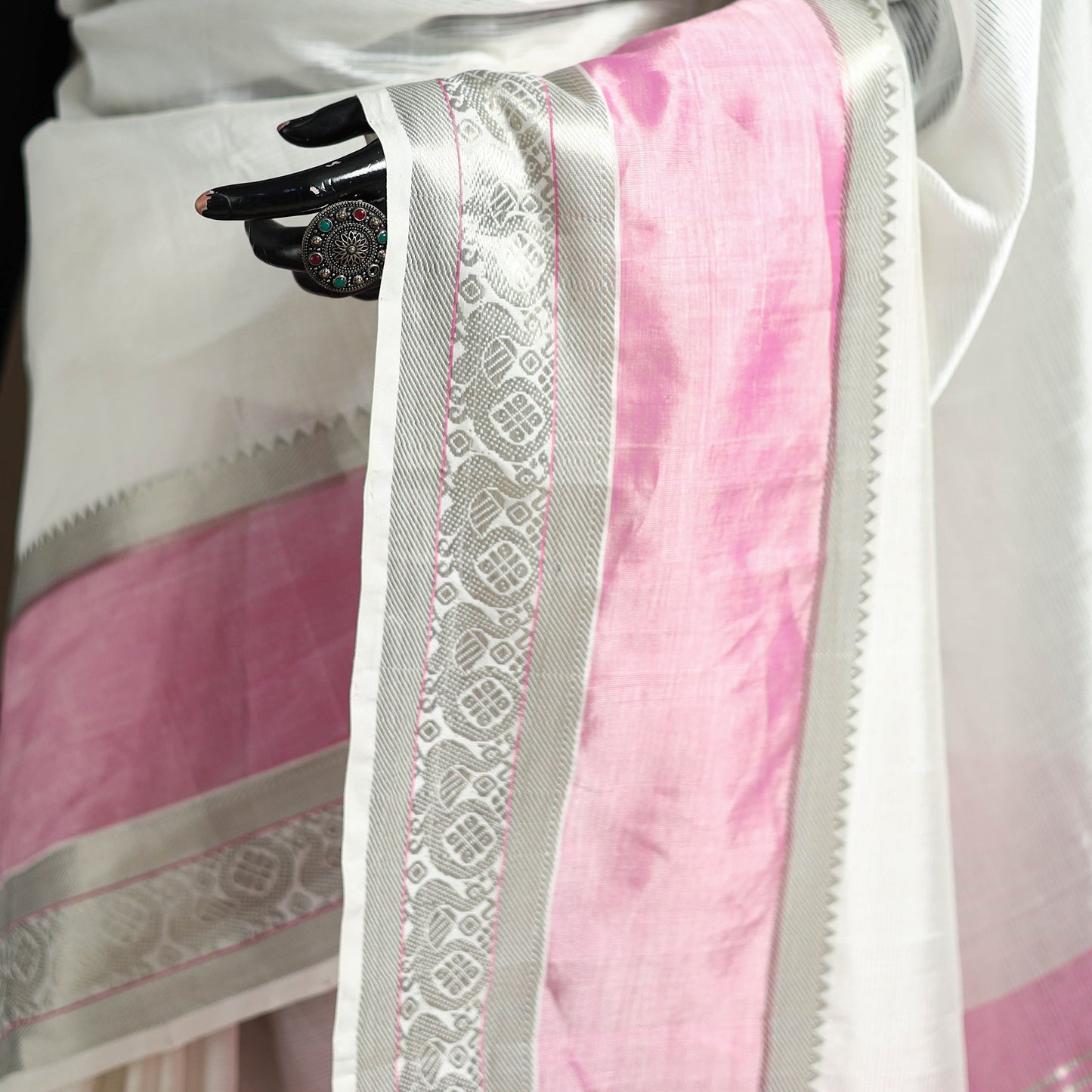 White - Pure Handwoven Mangalagiri Silk Cotton Pattu Saree with Zari Border 25
