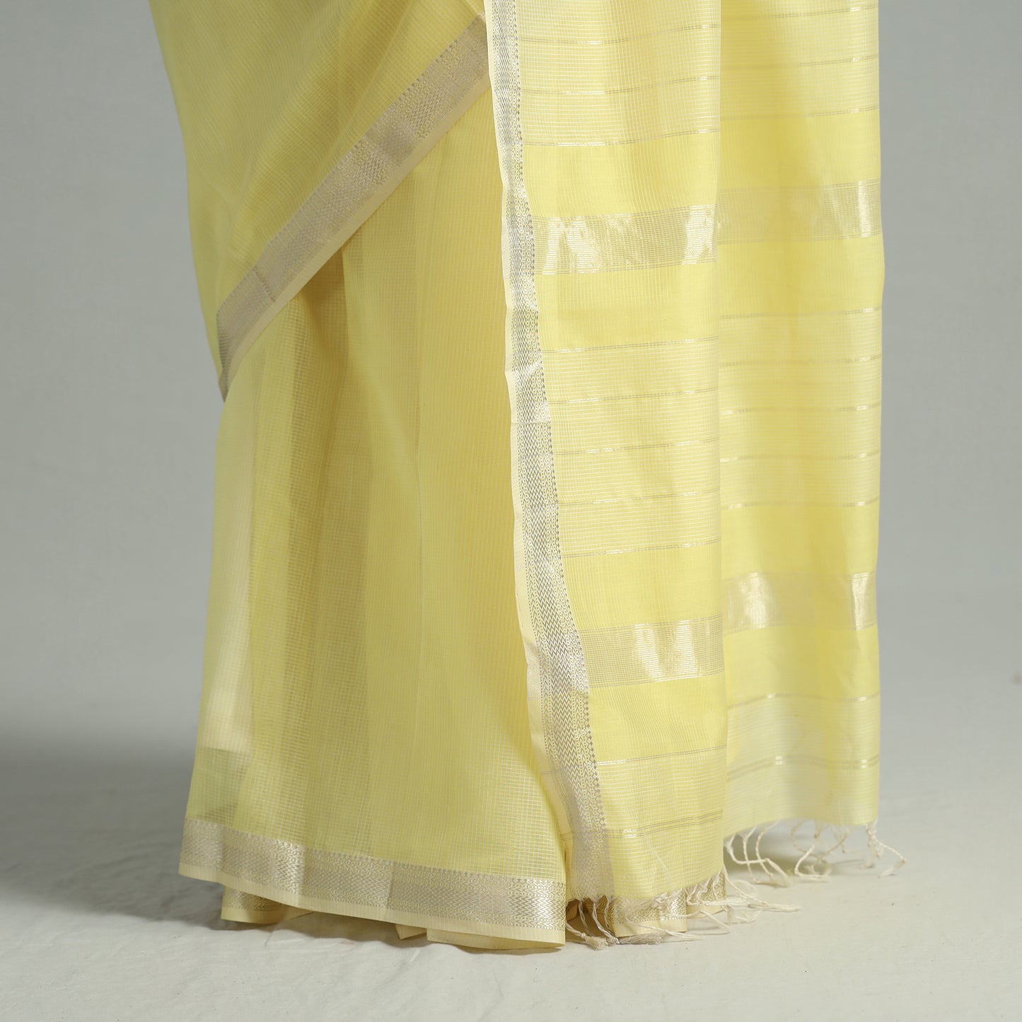 Yellow - Traditional Maheshwari Silk Handloom Zari Work Saree 25