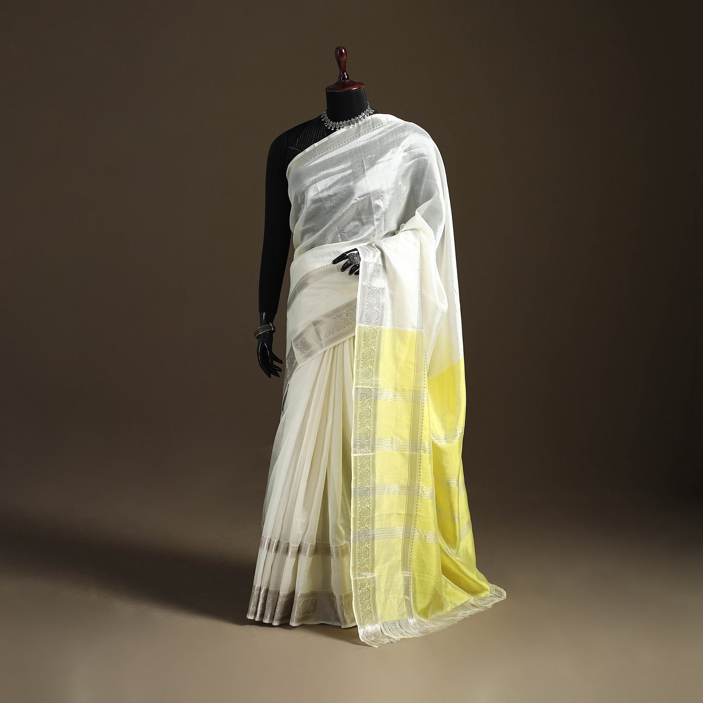 White - Pure Handwoven Mangalagiri Silk Cotton Pattu Saree with Zari Border 28