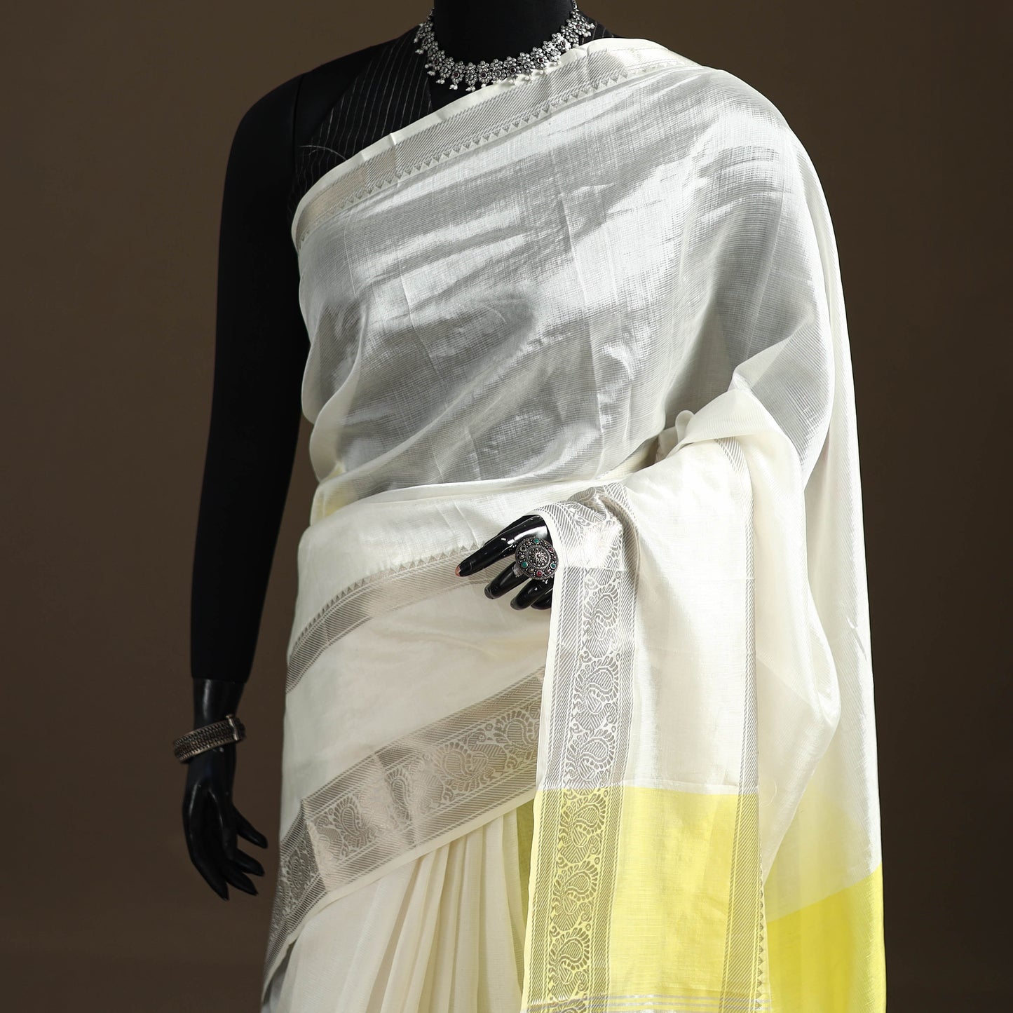 White - Pure Handwoven Mangalagiri Silk Cotton Pattu Saree with Zari Border 28