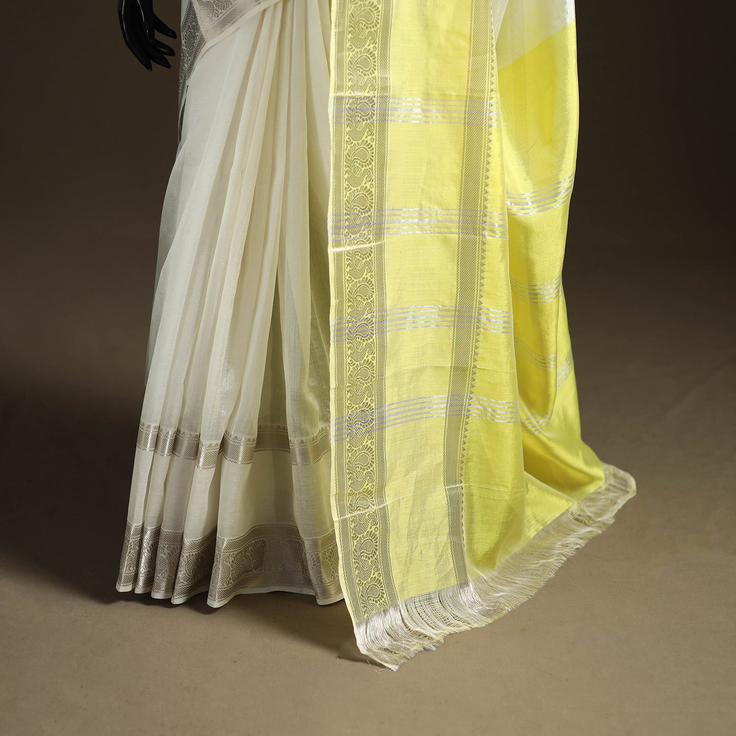 White - Pure Handwoven Mangalagiri Silk Cotton Pattu Saree with Zari Border 28