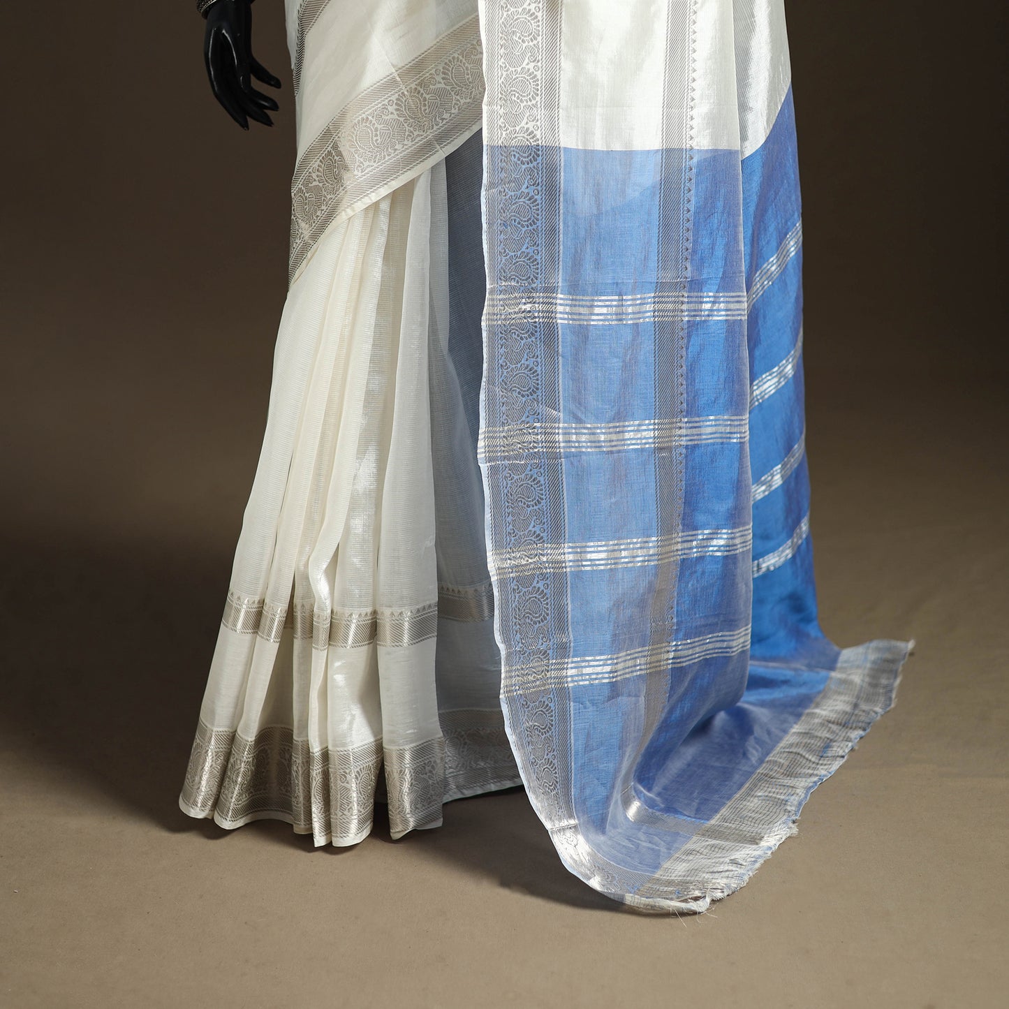 White - Pure Handwoven Mangalagiri Silk Cotton Pattu Saree with Zari Border 29