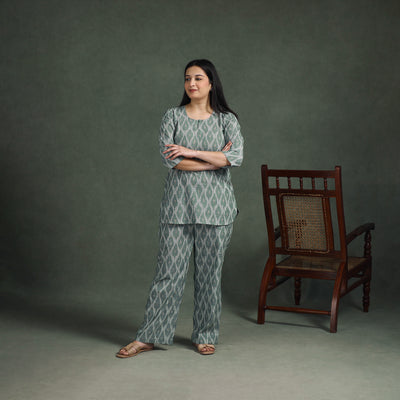 Pochampally Ikat Cotton Night Suit Set for Women 18