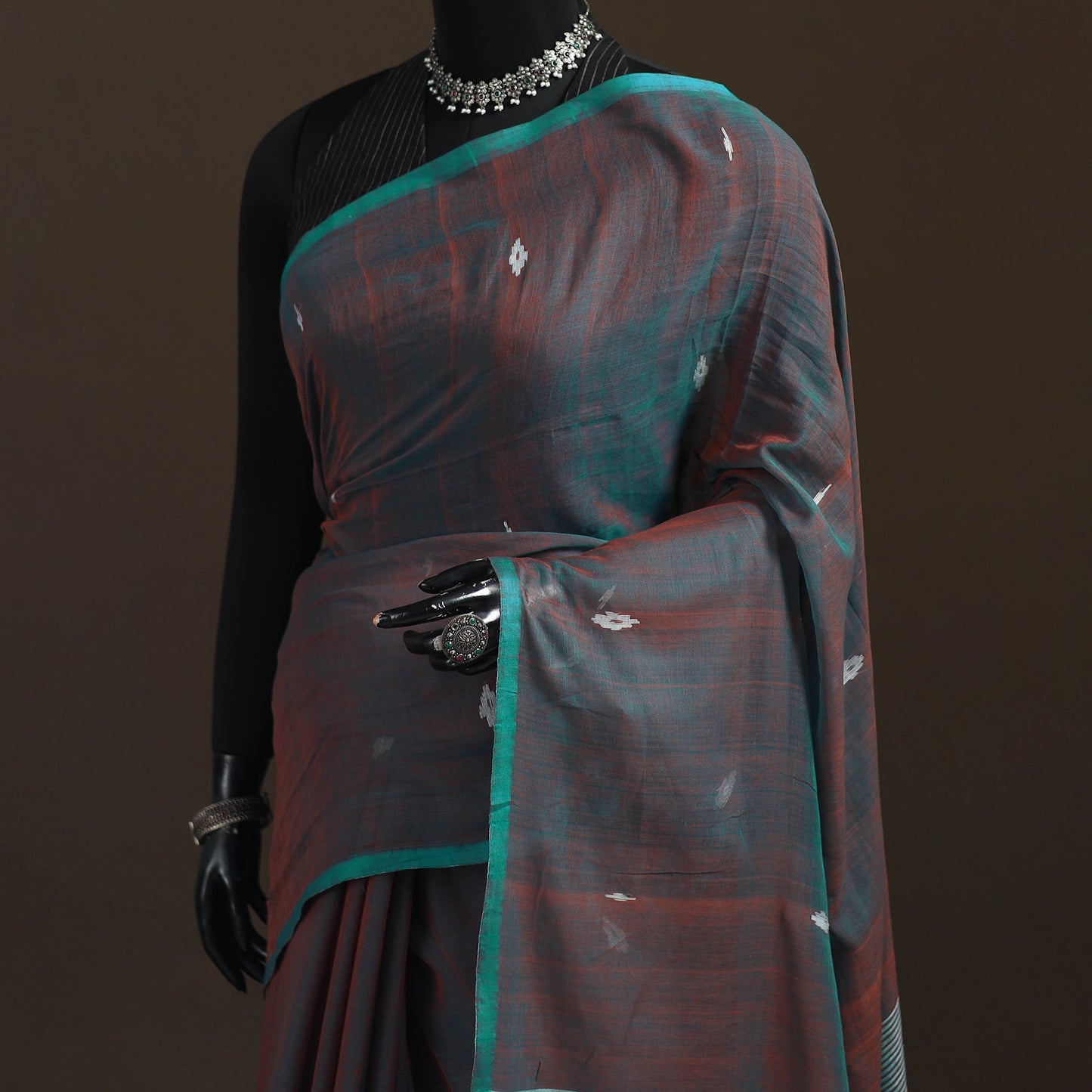 Bengal Pure Mul Cotton Jamdani Saree with Tassels 04