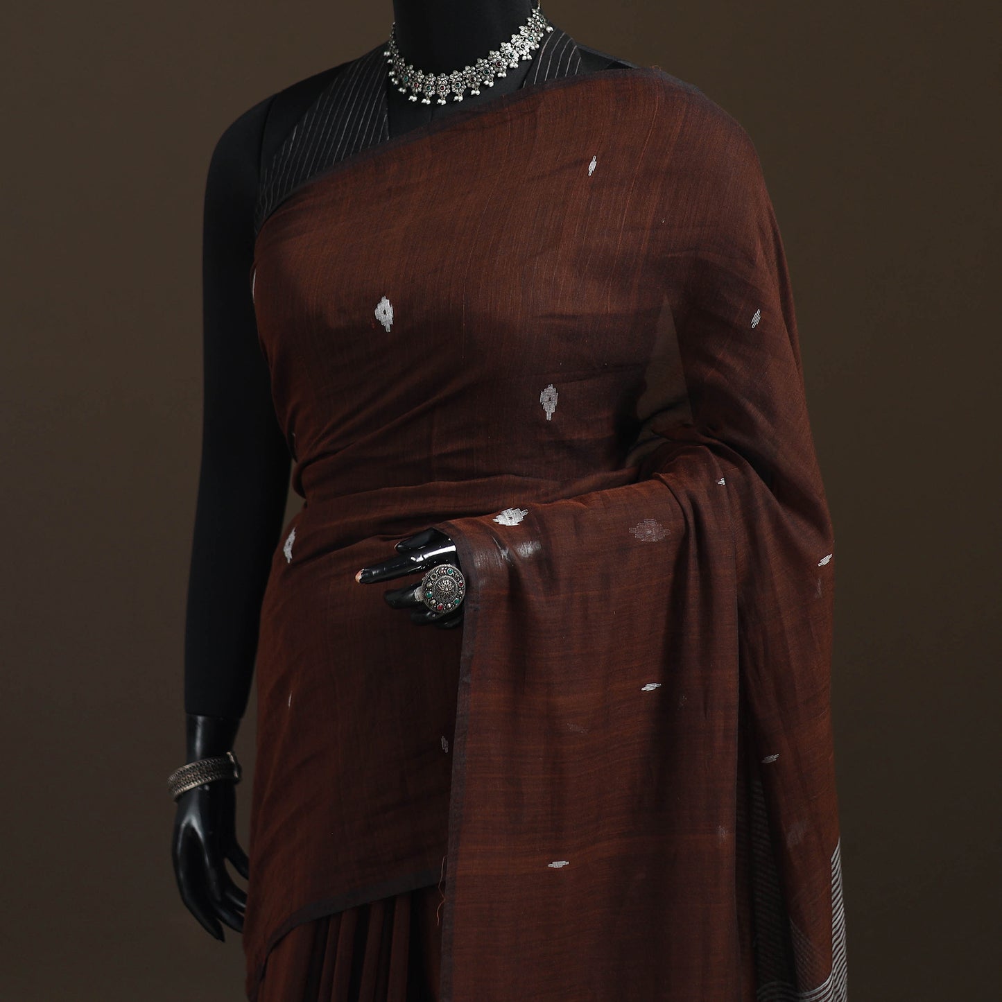 Bengal Pure Mul Cotton Jamdani Saree with Tassels 05