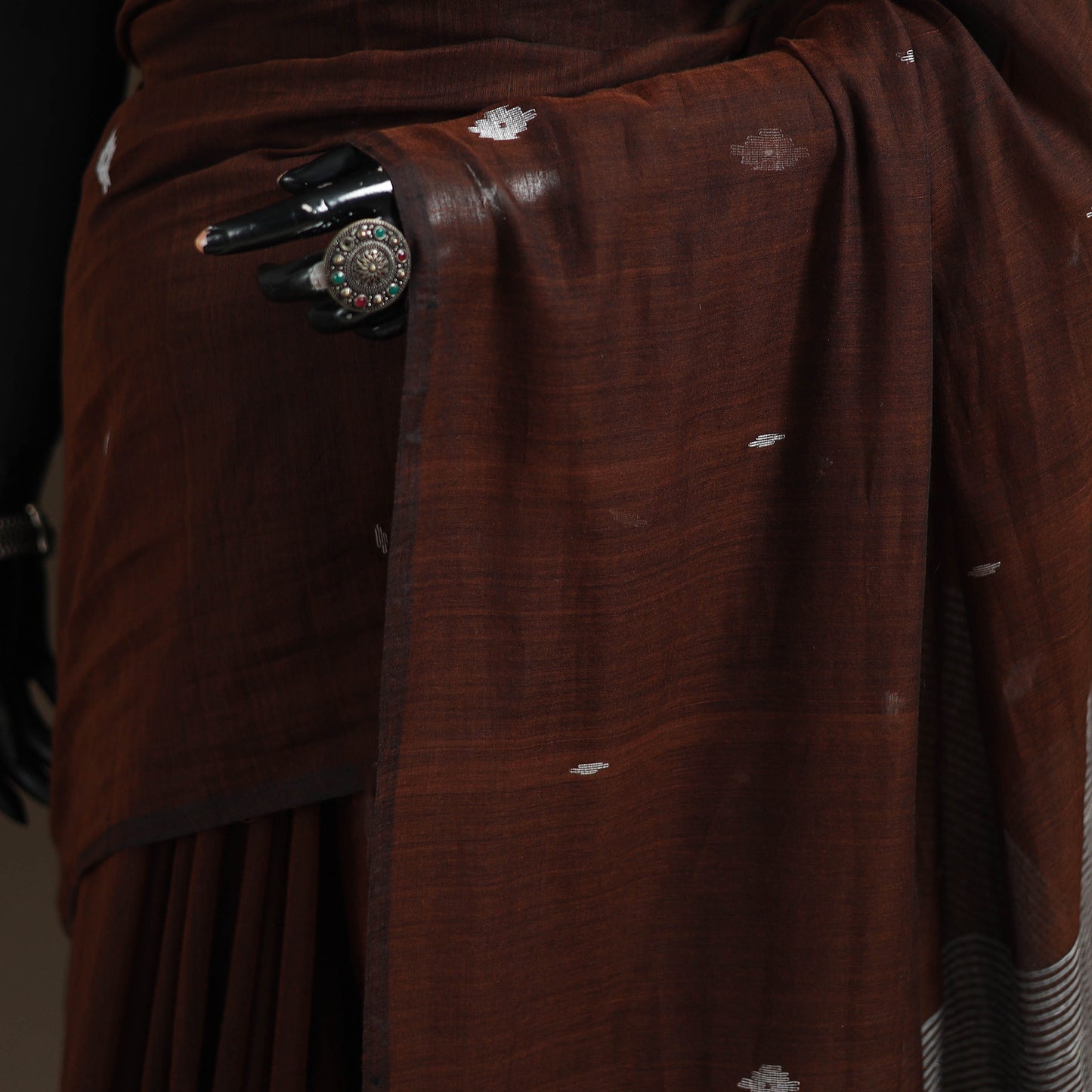 Bengal Pure Mul Cotton Jamdani Saree with Tassels 05