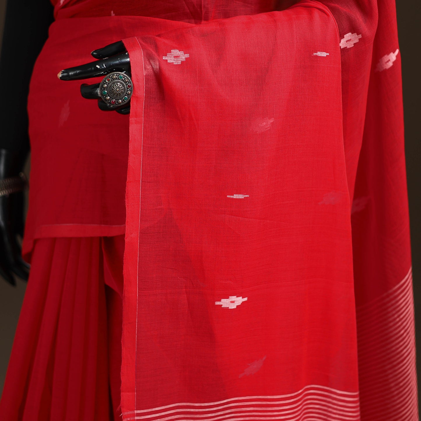 Bengal Pure Mul Cotton Jamdani Saree with Tassels 09