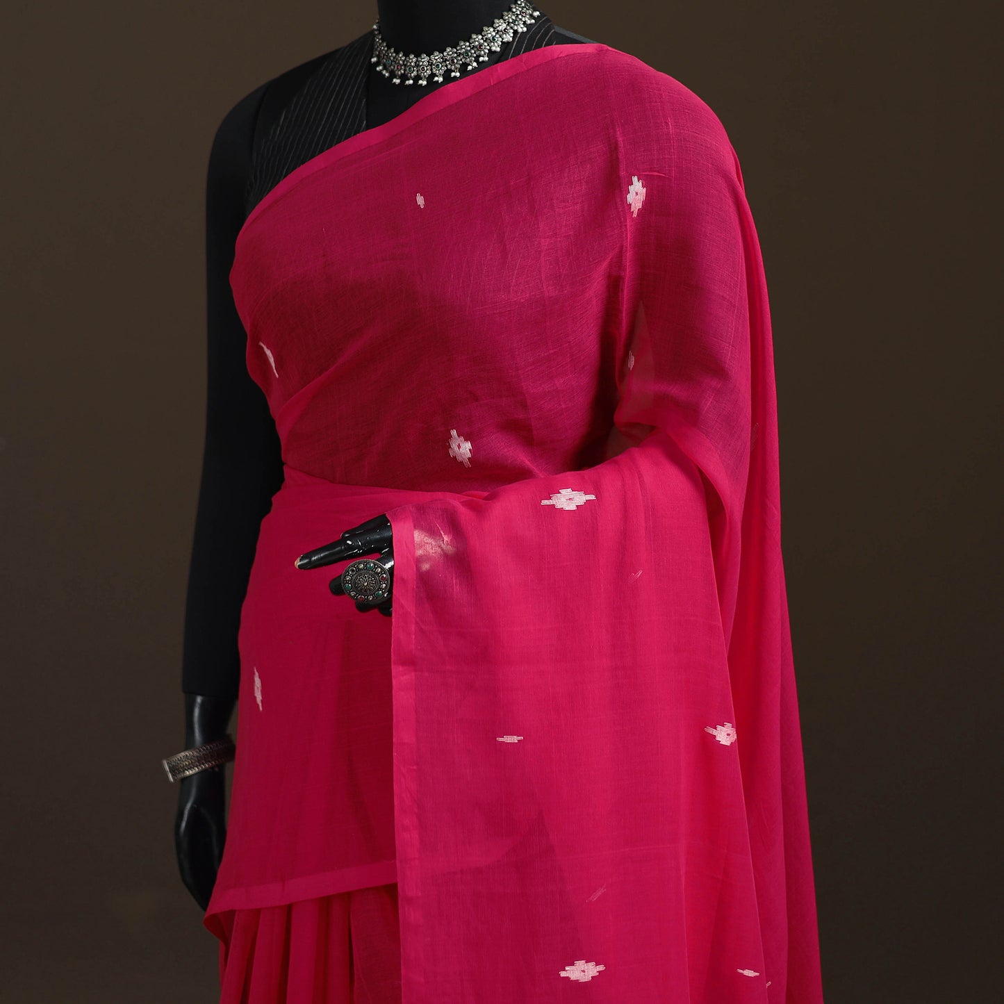 Bengal Pure Mul Cotton Jamdani Saree with Tassels 12