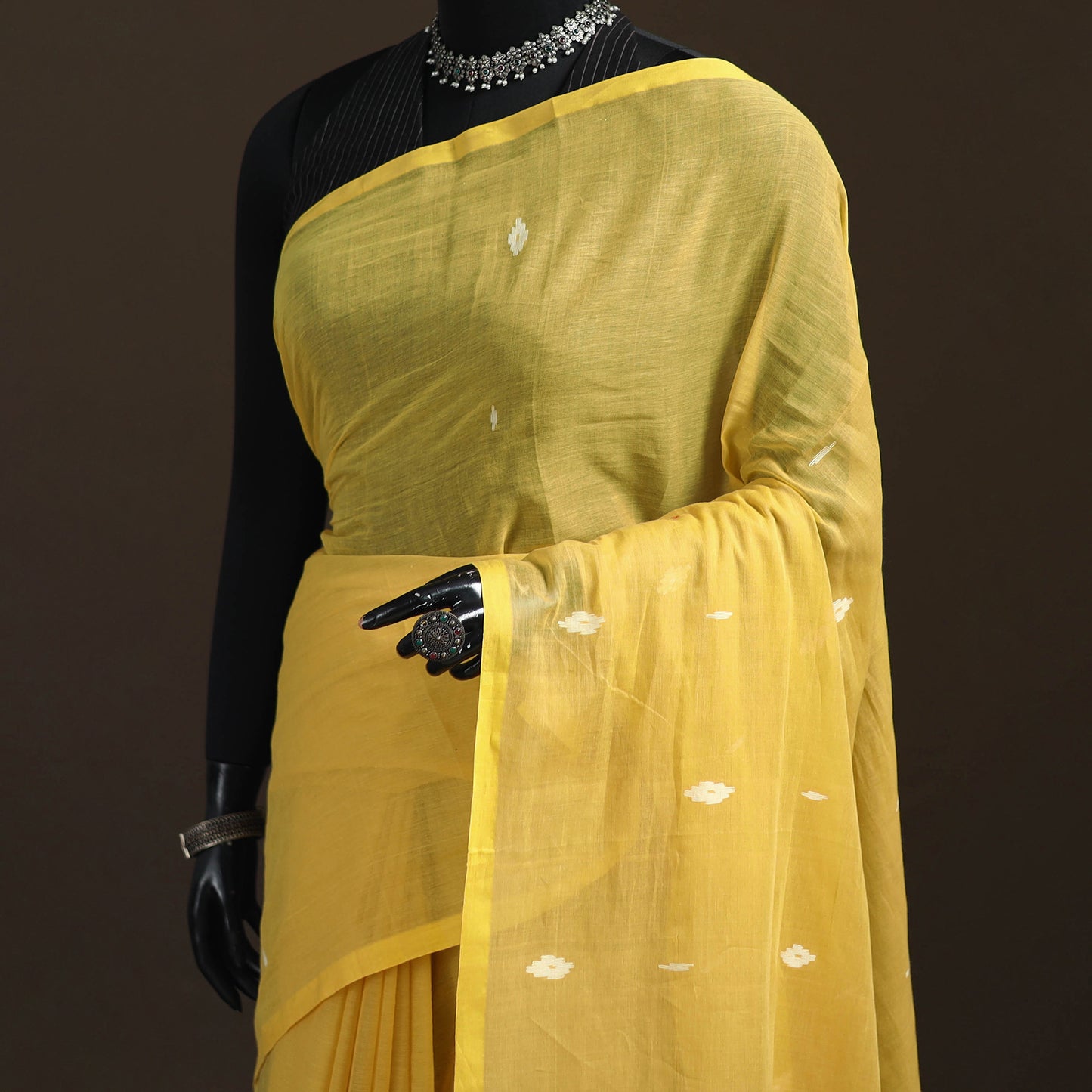 Bengal Pure Mul Cotton Jamdani Saree with Tassels 14