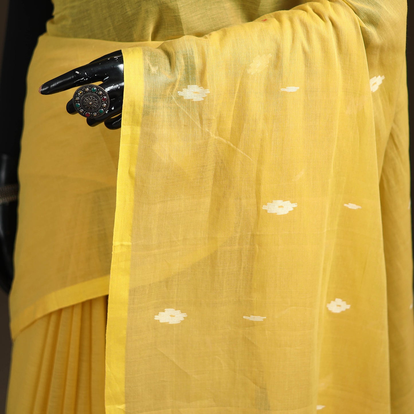 Bengal Pure Mul Cotton Jamdani Saree with Tassels 14