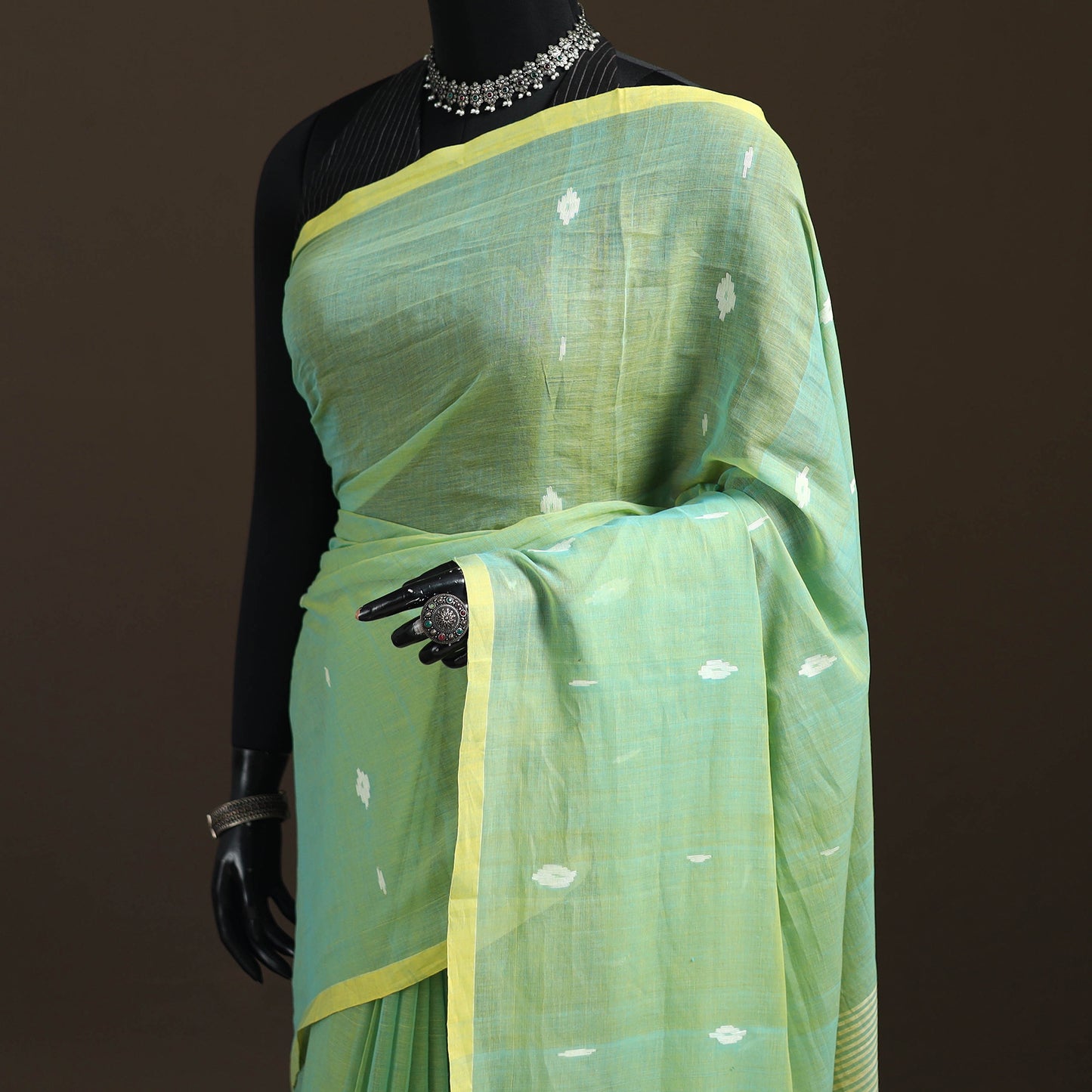 Bengal Pure Mul Cotton Jamdani Saree with Tassels 15