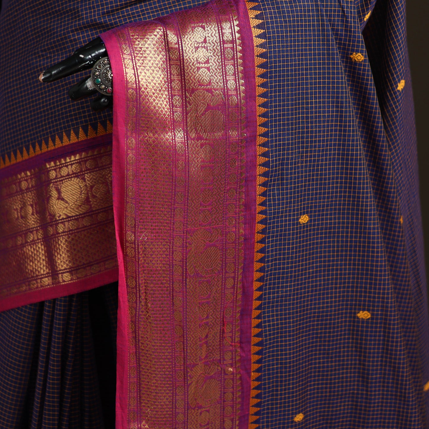 Checks Buti Cotton Zari Border Kanchipuram Saree 04
