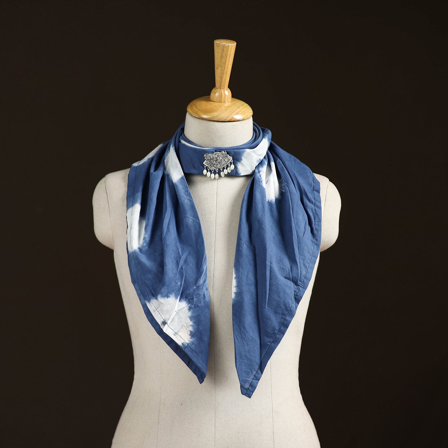 Shibori Tie-Dye Cotton Brooch Scarf 06