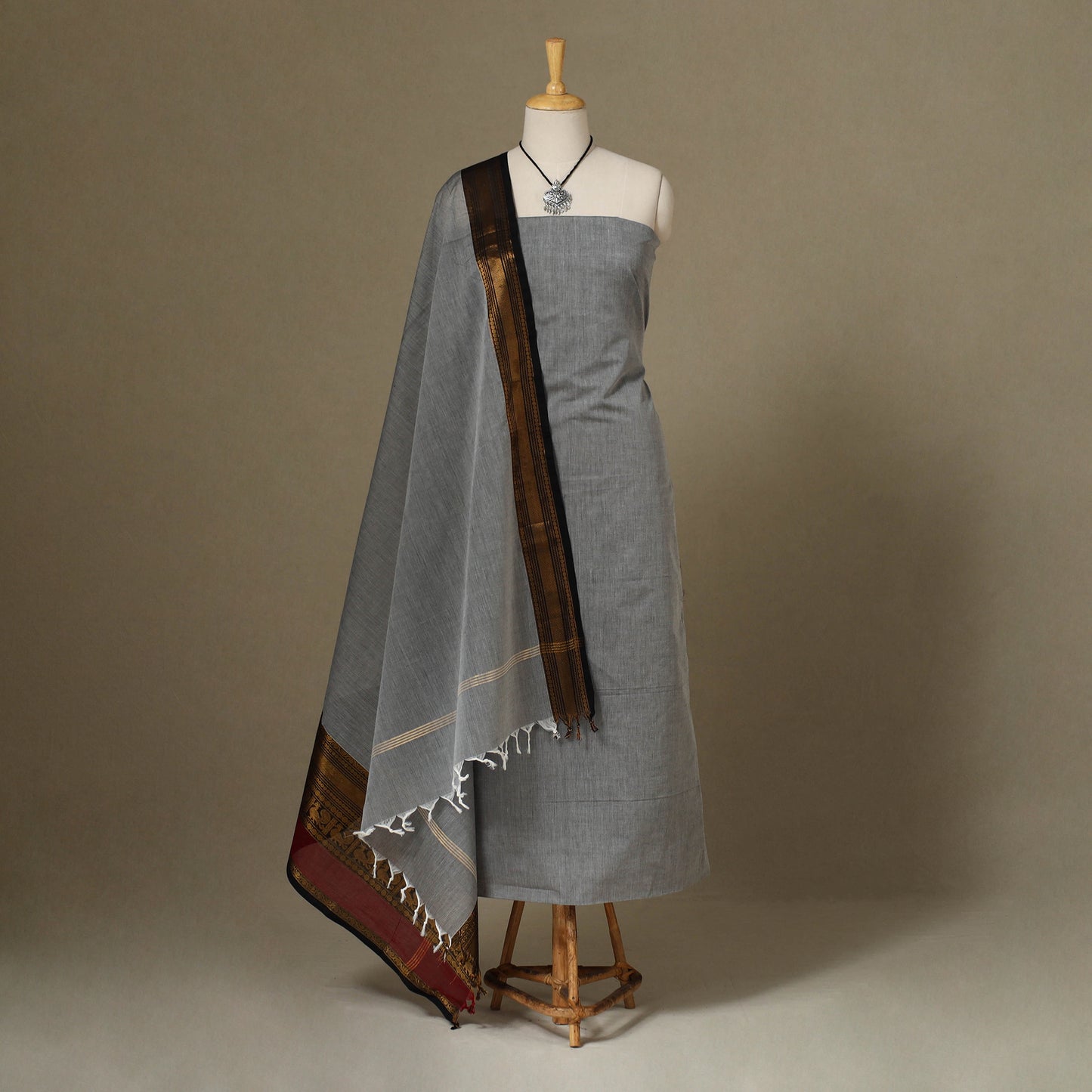 Grey 2pc Kandangi Chettinad Dress Material with Jewellery Set