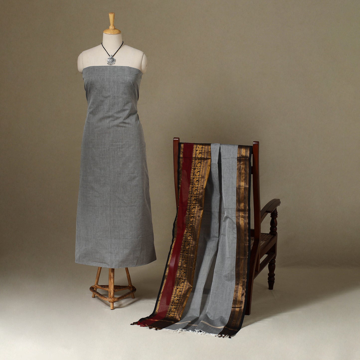 Grey 2pc Kandangi Chettinad Dress Material with Jewellery Set