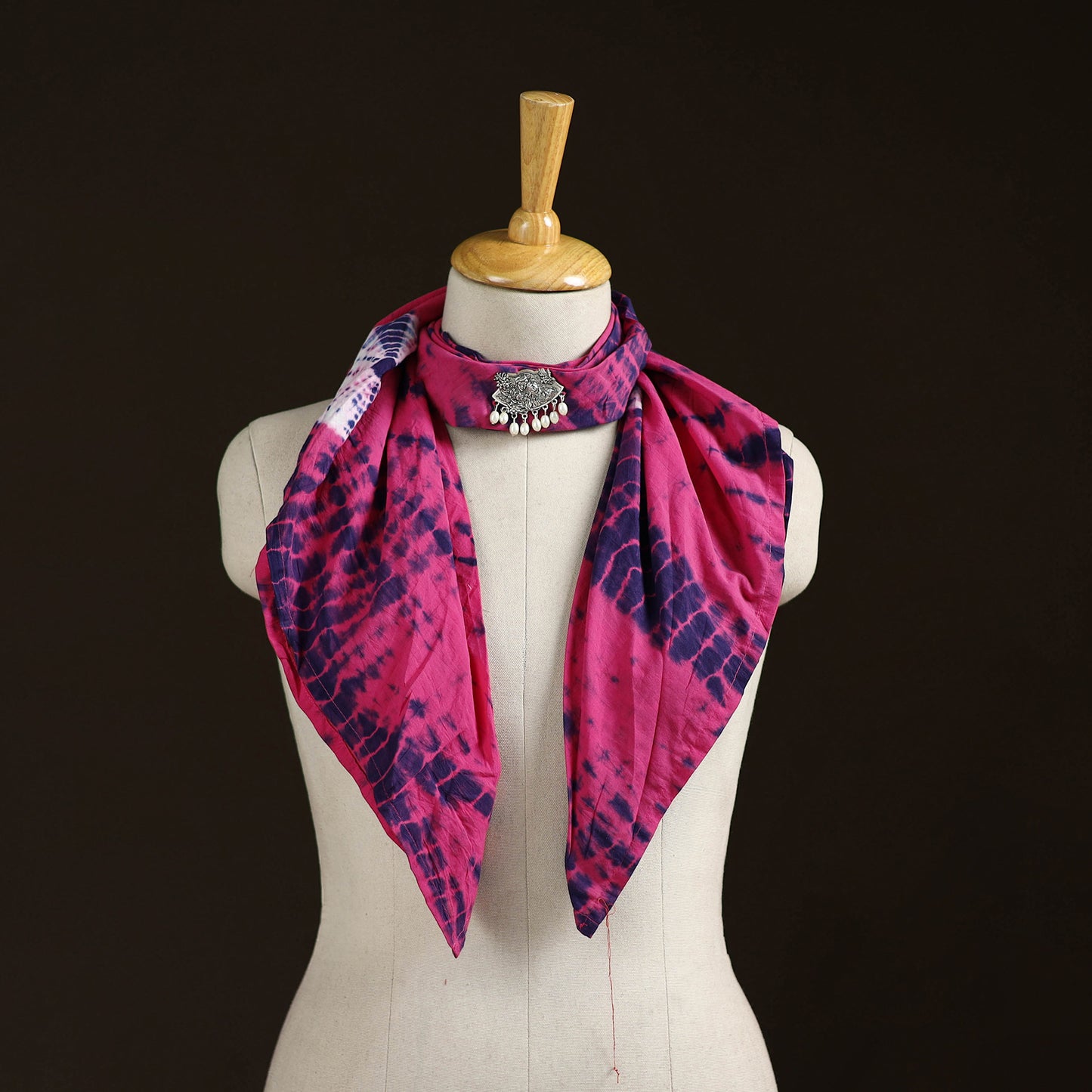 Shibori Tie-Dye Cotton Brooch Scarf 10