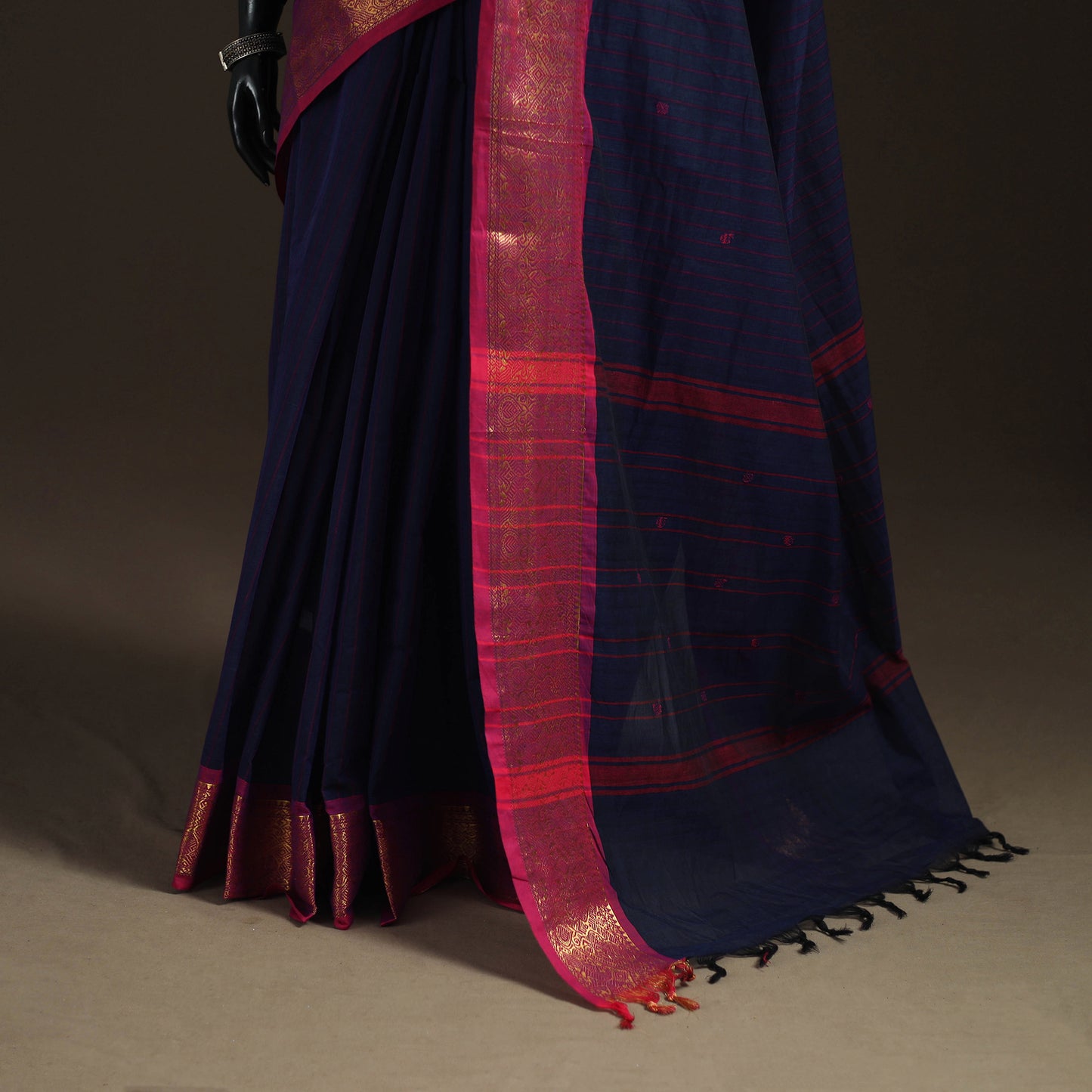 Stripes Buti Cotton Zari Border Kanchipuram Saree 07