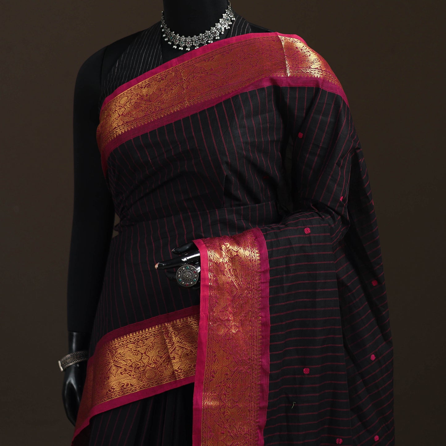 Stripes Buti Cotton Zari Border Kanchipuram Saree 09