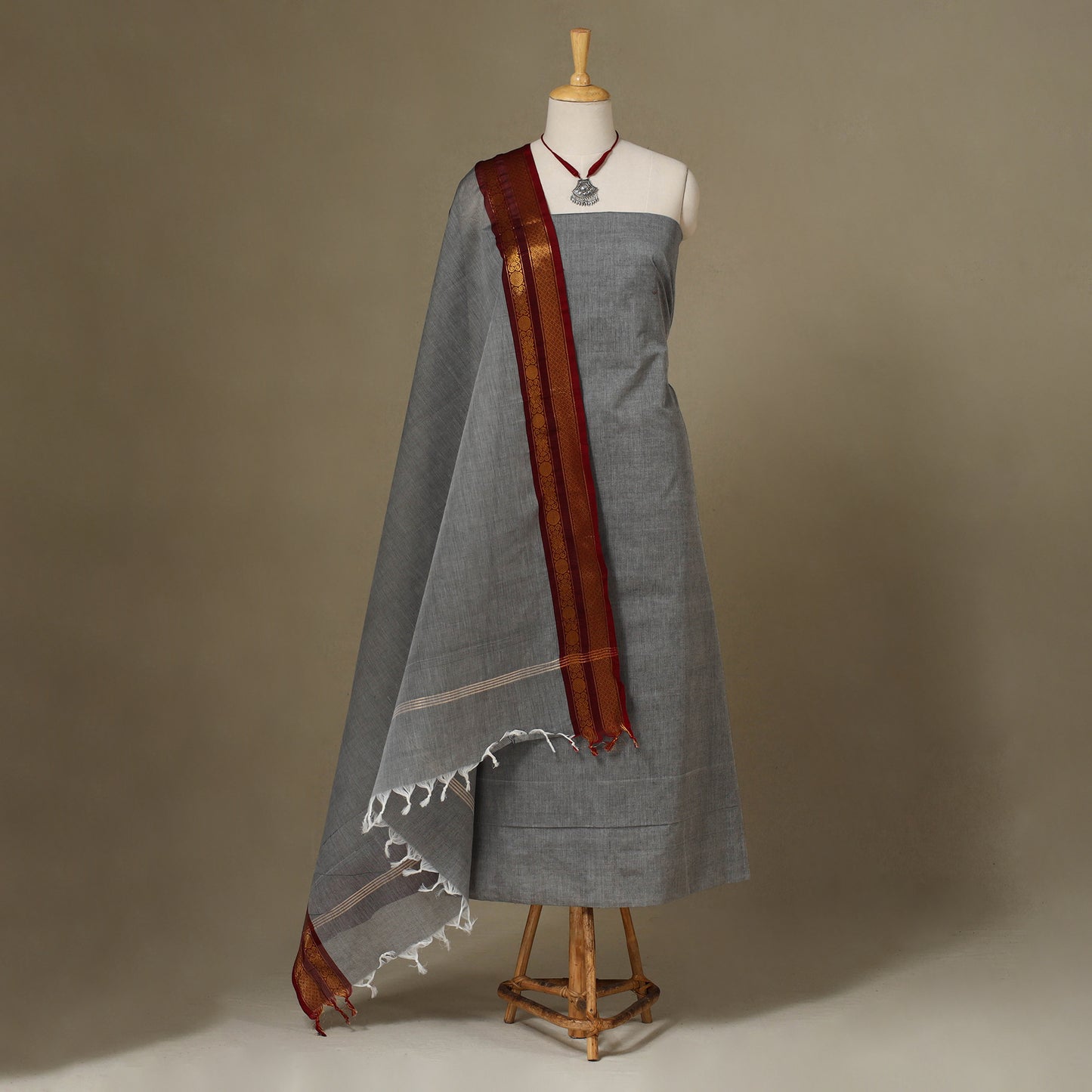 Grey 2pc Kandangi Chettinad Dress Material with Jewellery Set