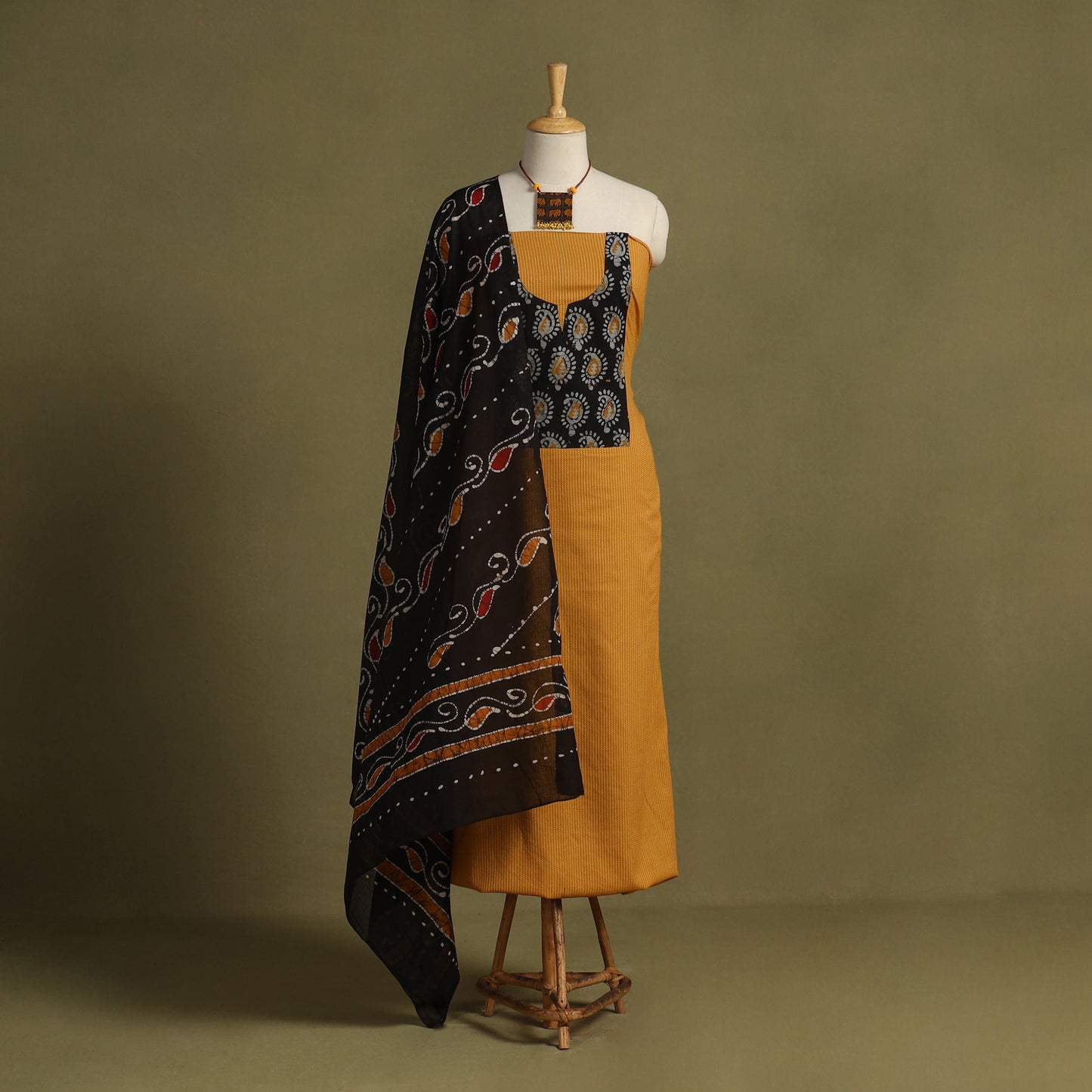 Yellow 2pc Unstitched Plain Dress Material with Jewellery Set