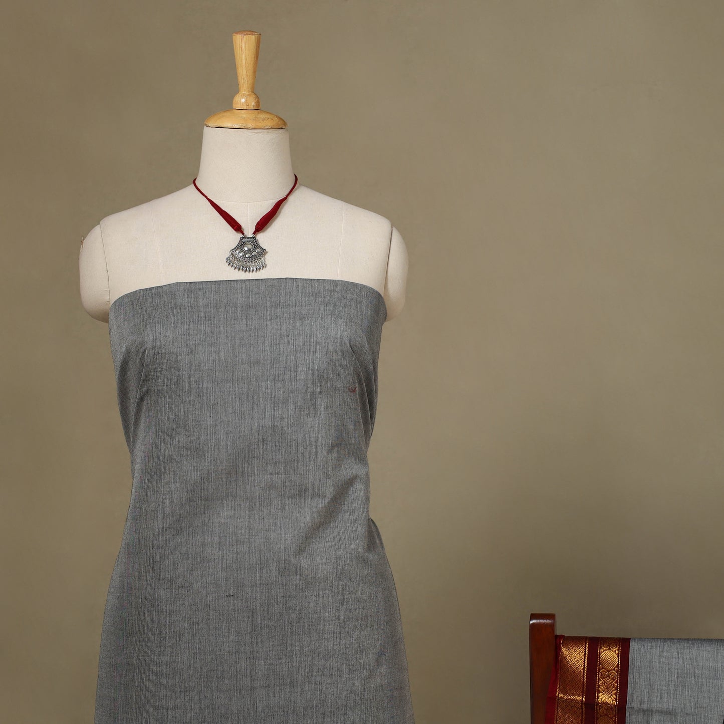 Grey 2pc Kandangi Chettinad Dress Material with Jewellery Set