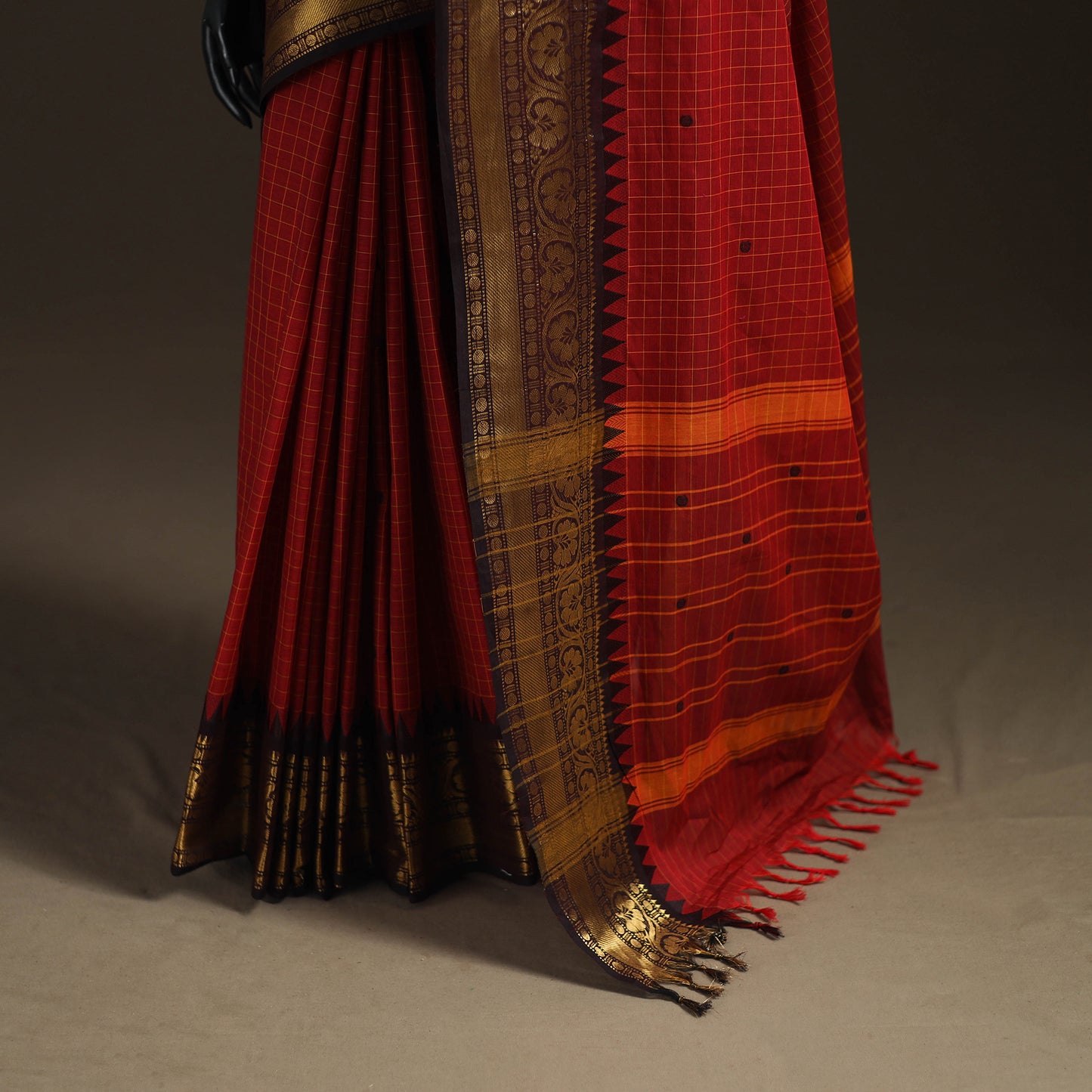 Checks Buti Cotton Zari Border Kanchipuram Saree 13