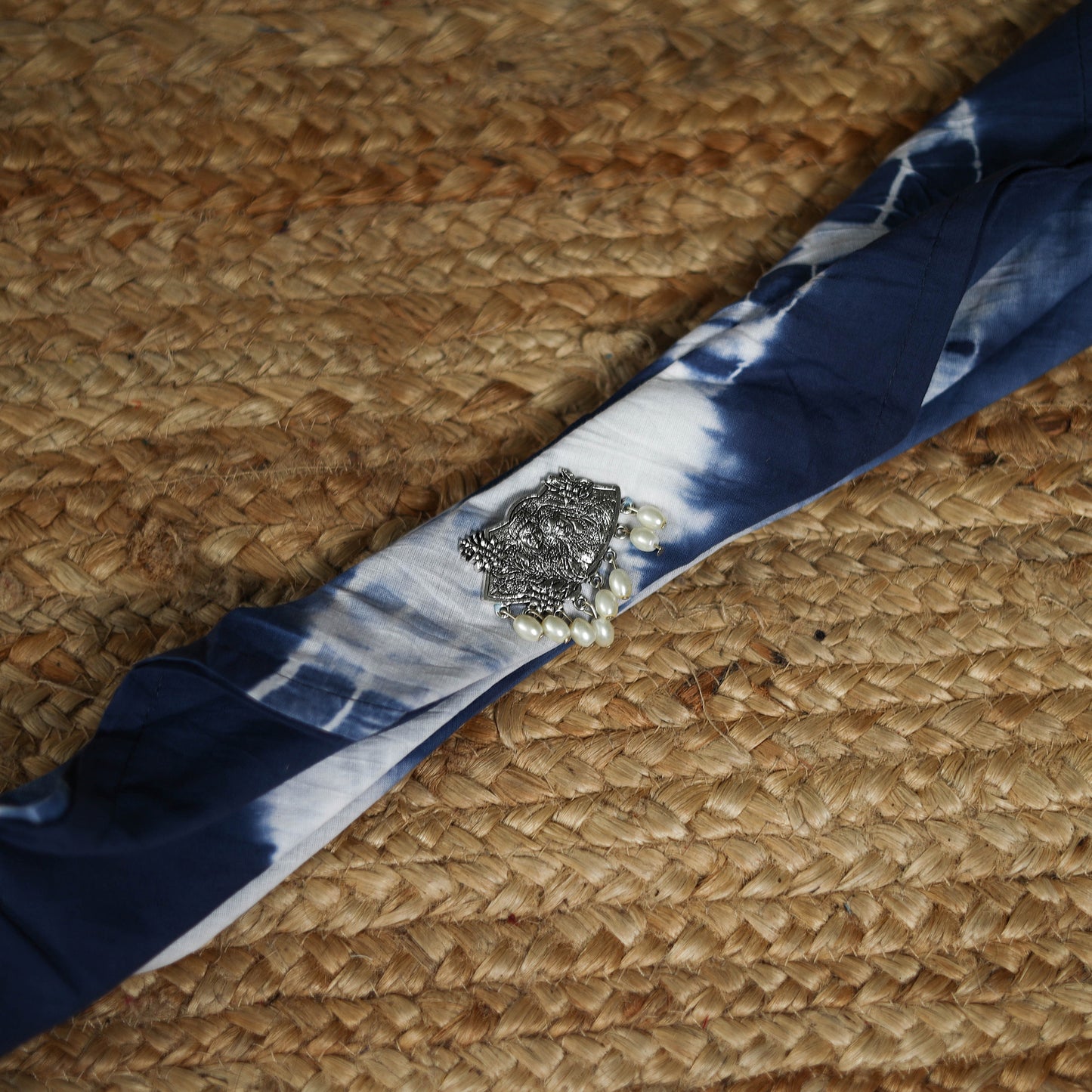 Shibori Tie-Dye Cotton Brooch Scarf 04