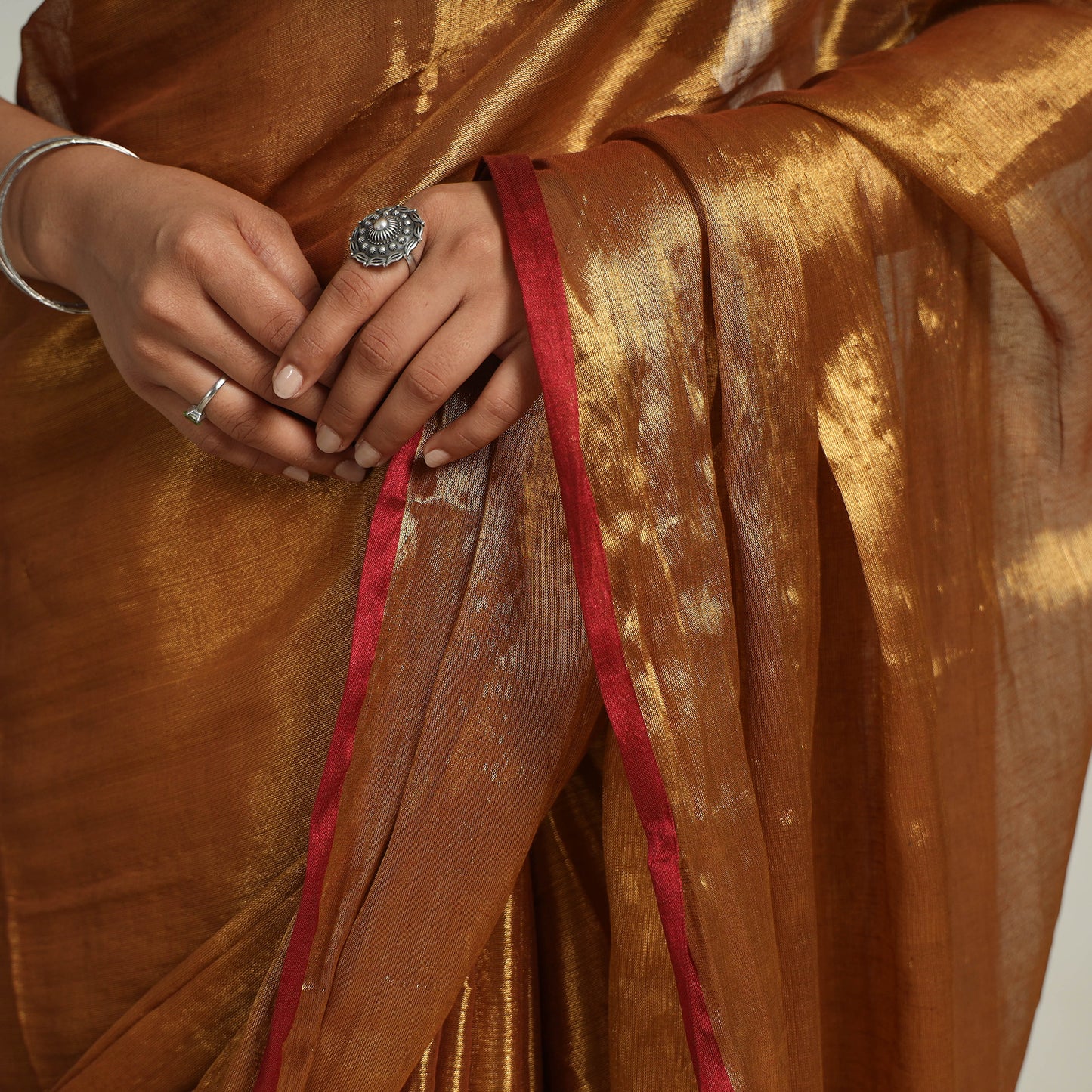 Bengal Fine Tissue Zari Saree 08