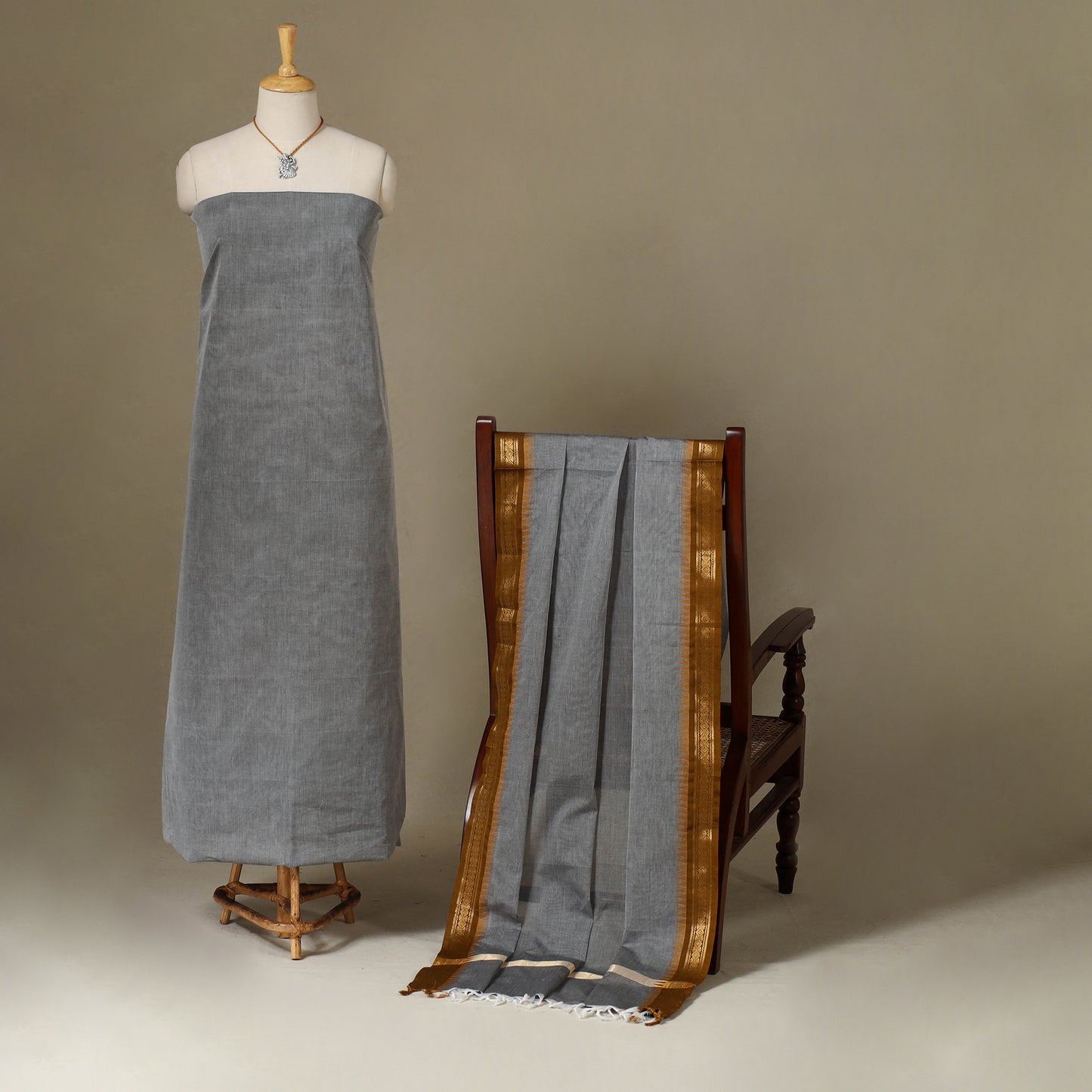 Grey 2pc Kandangi Chettinad Dress Material with Jewellery Set