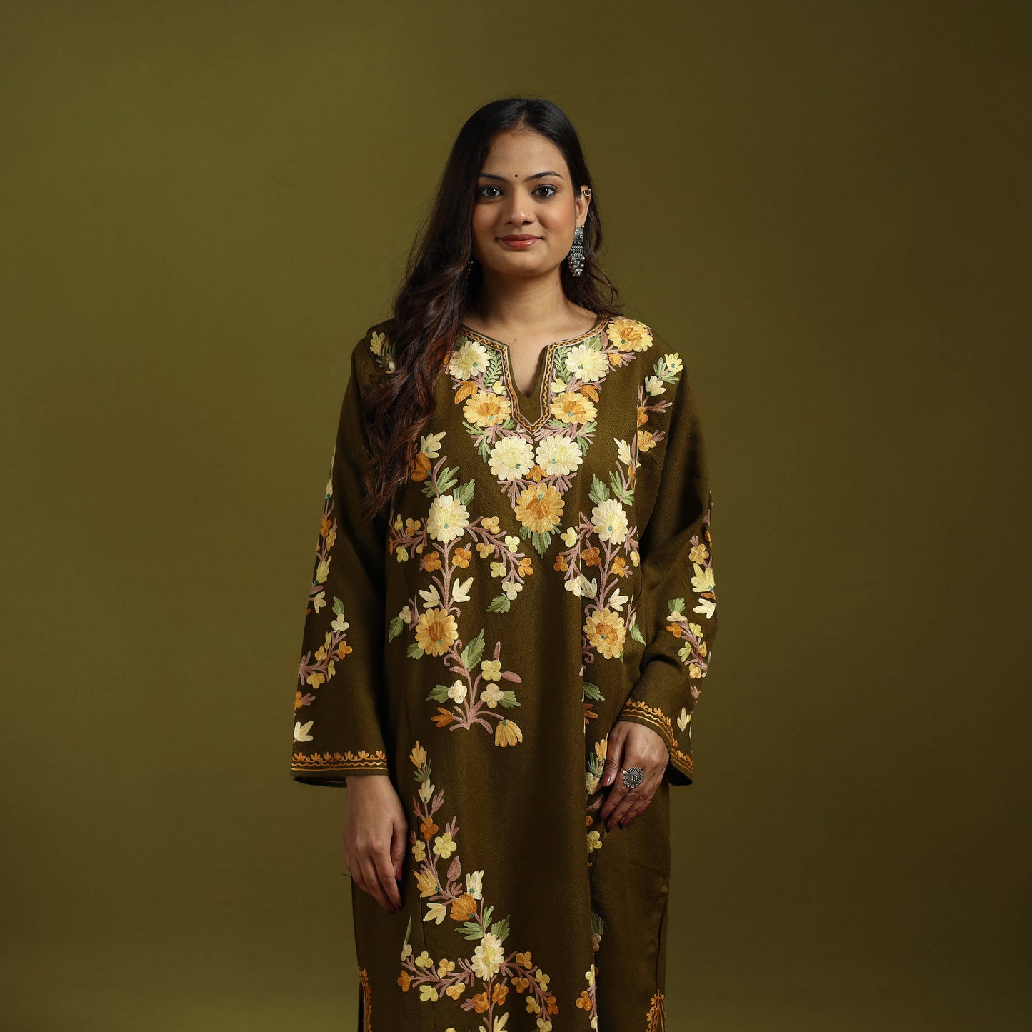 Pink - Handwoven Aari Embroidered Kashmiri Merino Wool Pheran 08