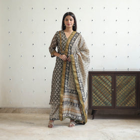 Buy Traditional Maheshwari Silk Bagru Print Kurta Set