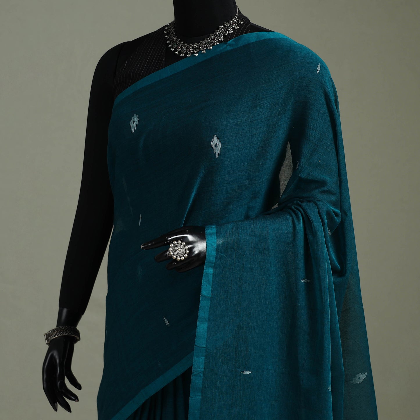 Handloom Pure Mul Cotton Phulia Jamdani Saree with Tassels 03