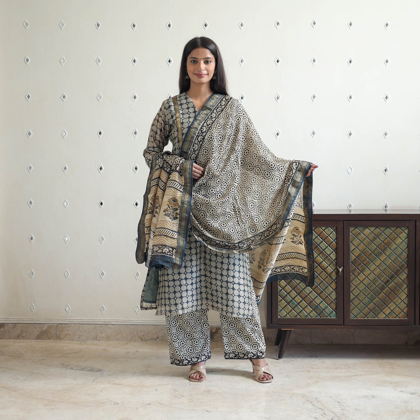 Grey - Traditional Maheshwari Silk Bagru Print Kurta Set 07